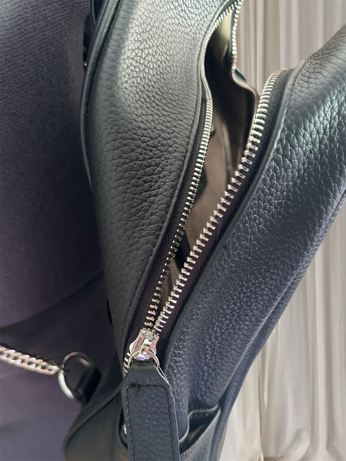 0855 Black Leather Backpack