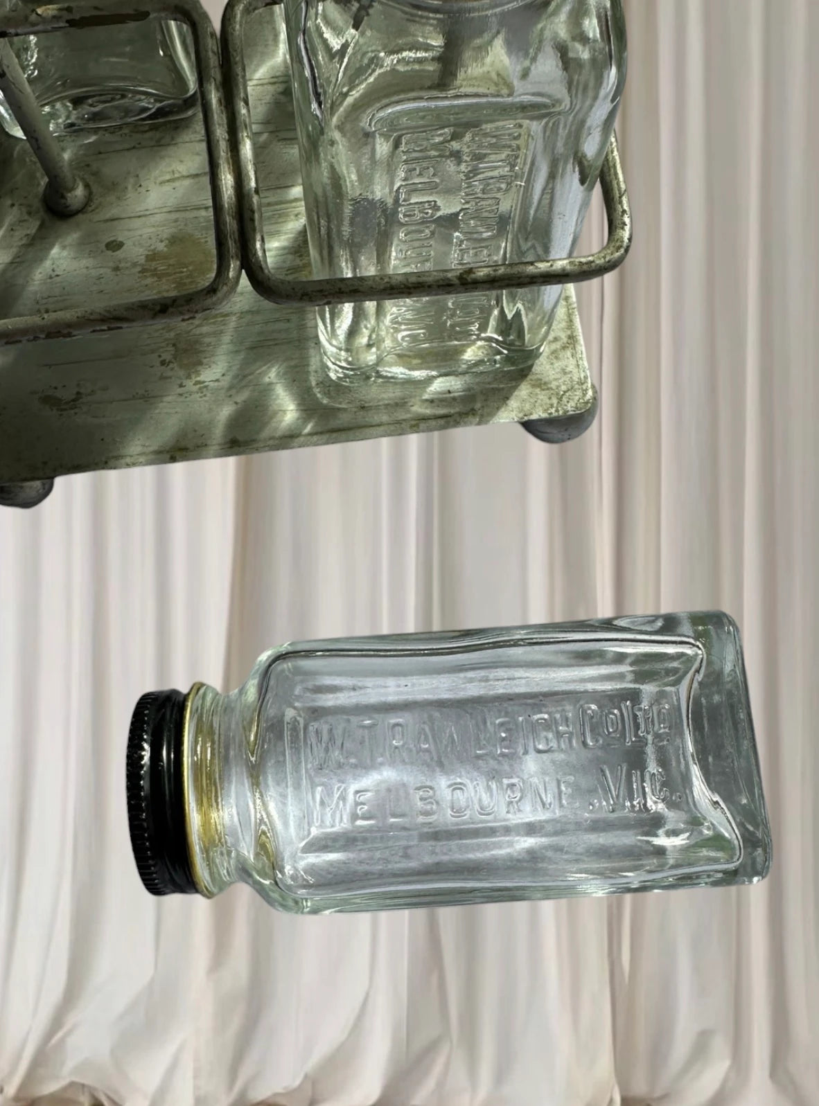 W.T. Rawleigh Co. Vintage Spice Bottles - Authentic Melbourne Glass Set With Metal Caddy - Image 4