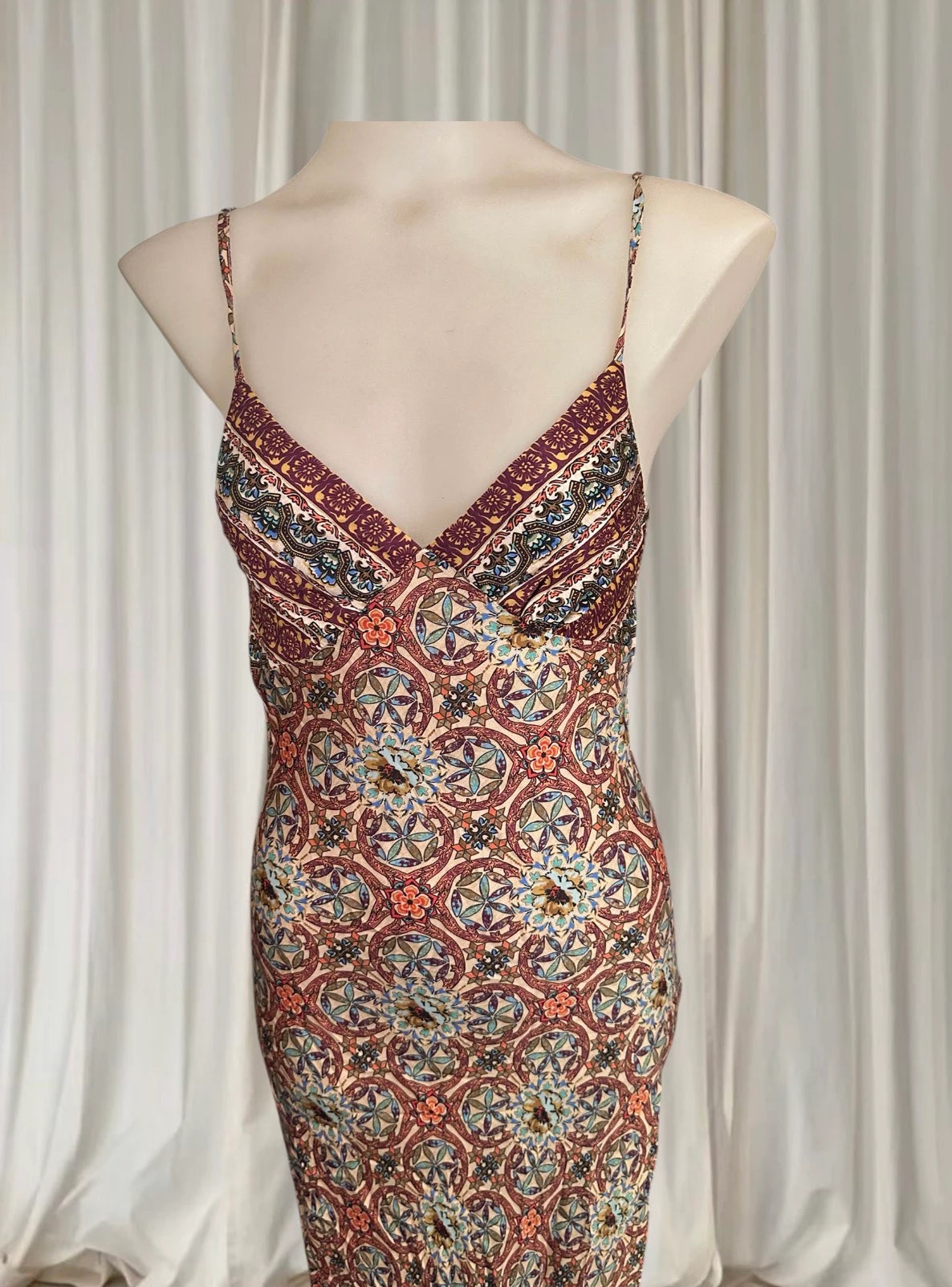 Tigerlily Monarch Dixie Midi Slip Dress - Elegant Printed Silhouette - Image 4