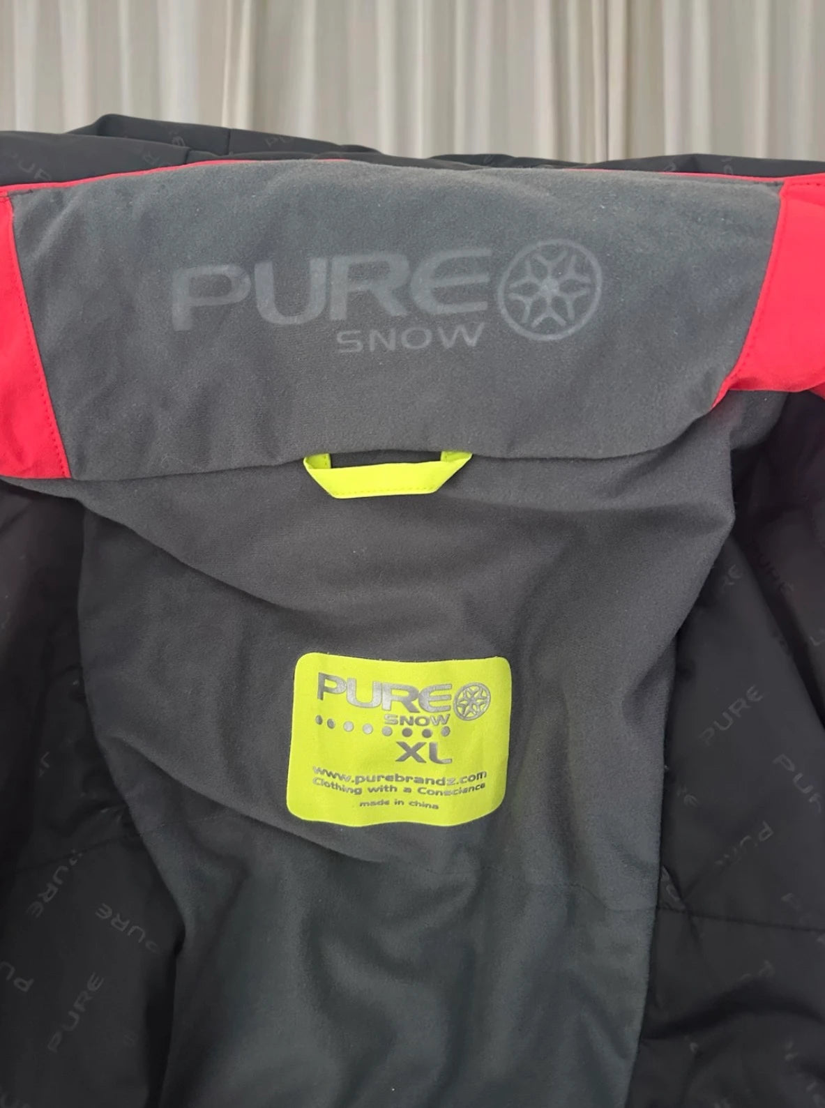 Pure Snow Ski Jacket - Waterproof Winter Parka With High-Contrast Zippers - Image 6