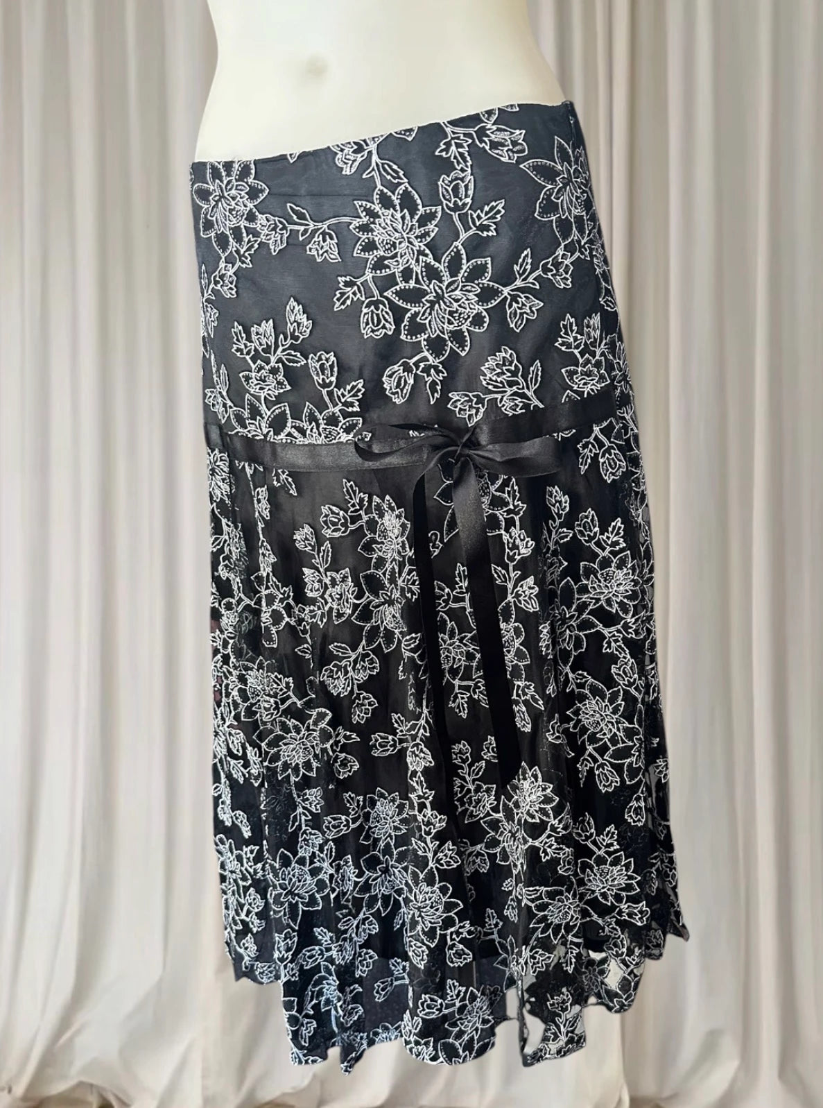 Millers Floral Embroidered Midi Skirt - Elegant Black And White Ribbon Detail - Image 3