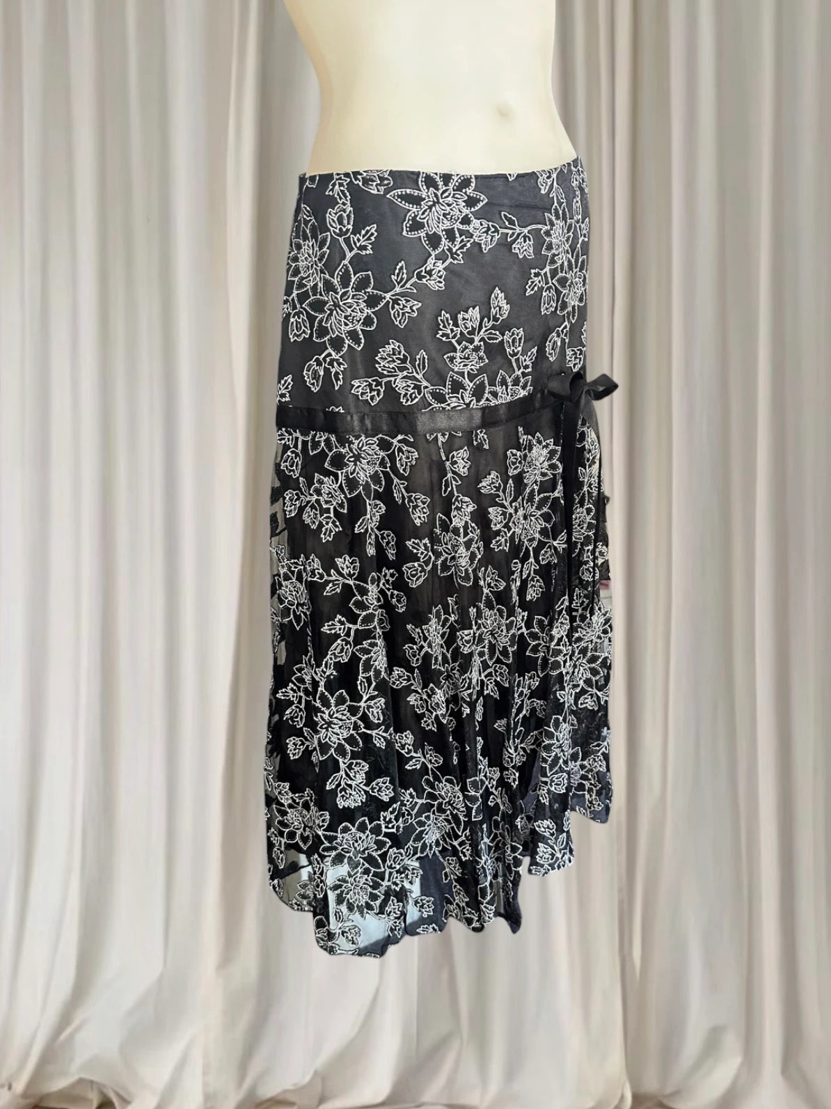 Millers Floral Embroidered Midi Skirt - Elegant Black And White Ribbon Detail - Image 4