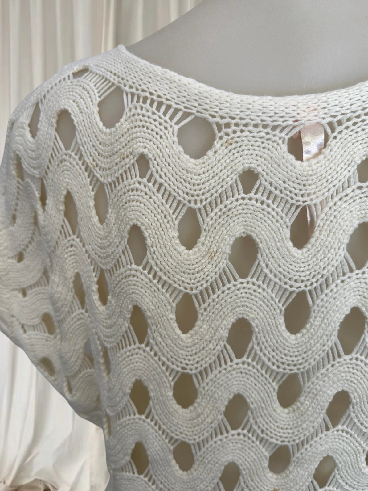 Teasel Cream Open Knit Wave Pattern Short Sleeve Sweater - Size 8 - Image 8