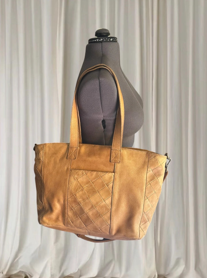 Colorado Vintage Leather Shoulder Bag - Versatile Tan Crossbody  - Image 1