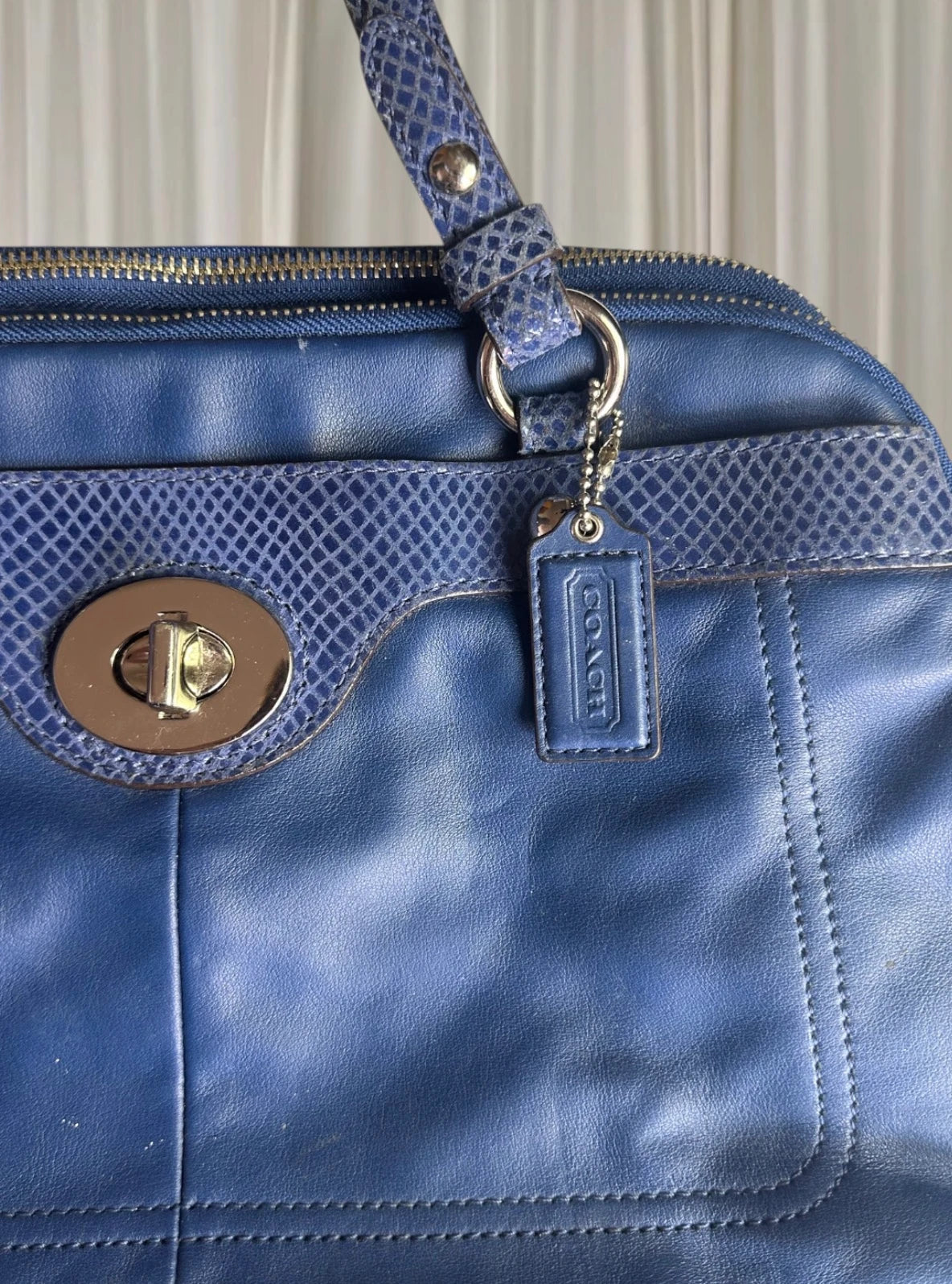 Coach Penelope Leather Satchel Bag - Vibrant Blue Turnlock Design - Image 8