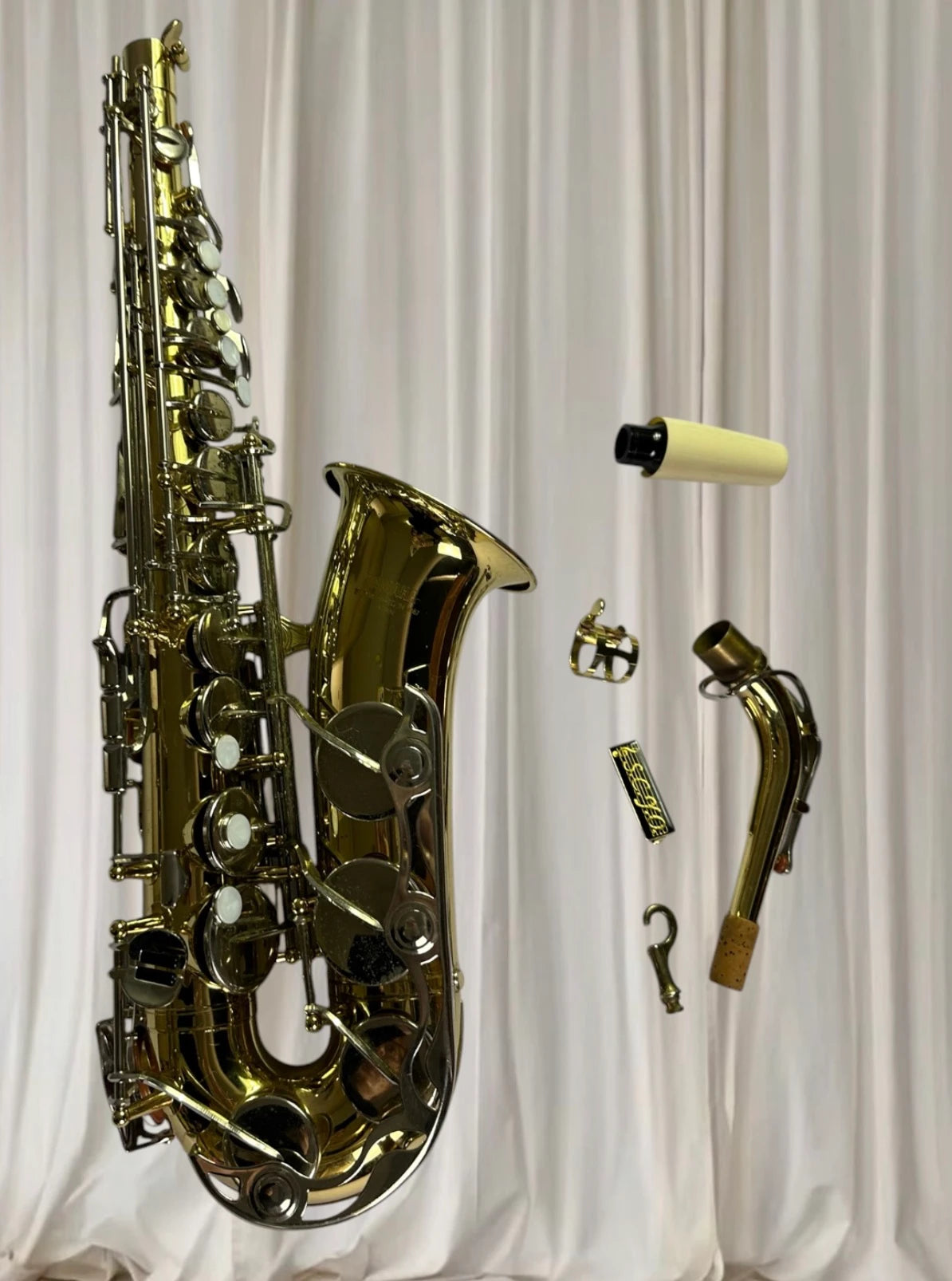 Yamaha AS-100 Alto Saxophone - Professional Quality Instrument with Hard Case - Image 5
