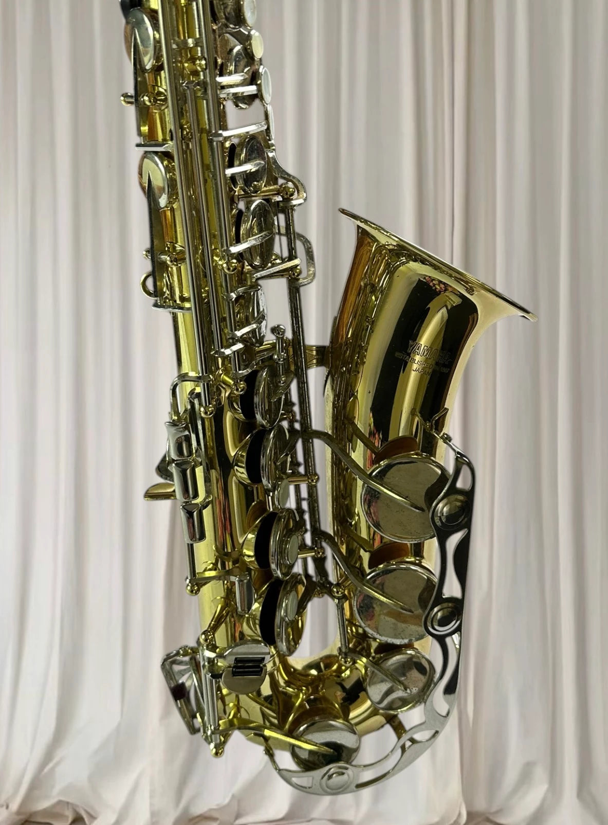 Yamaha AS-100 Alto Saxophone - Professional Quality Instrument with Hard Case - Image 7