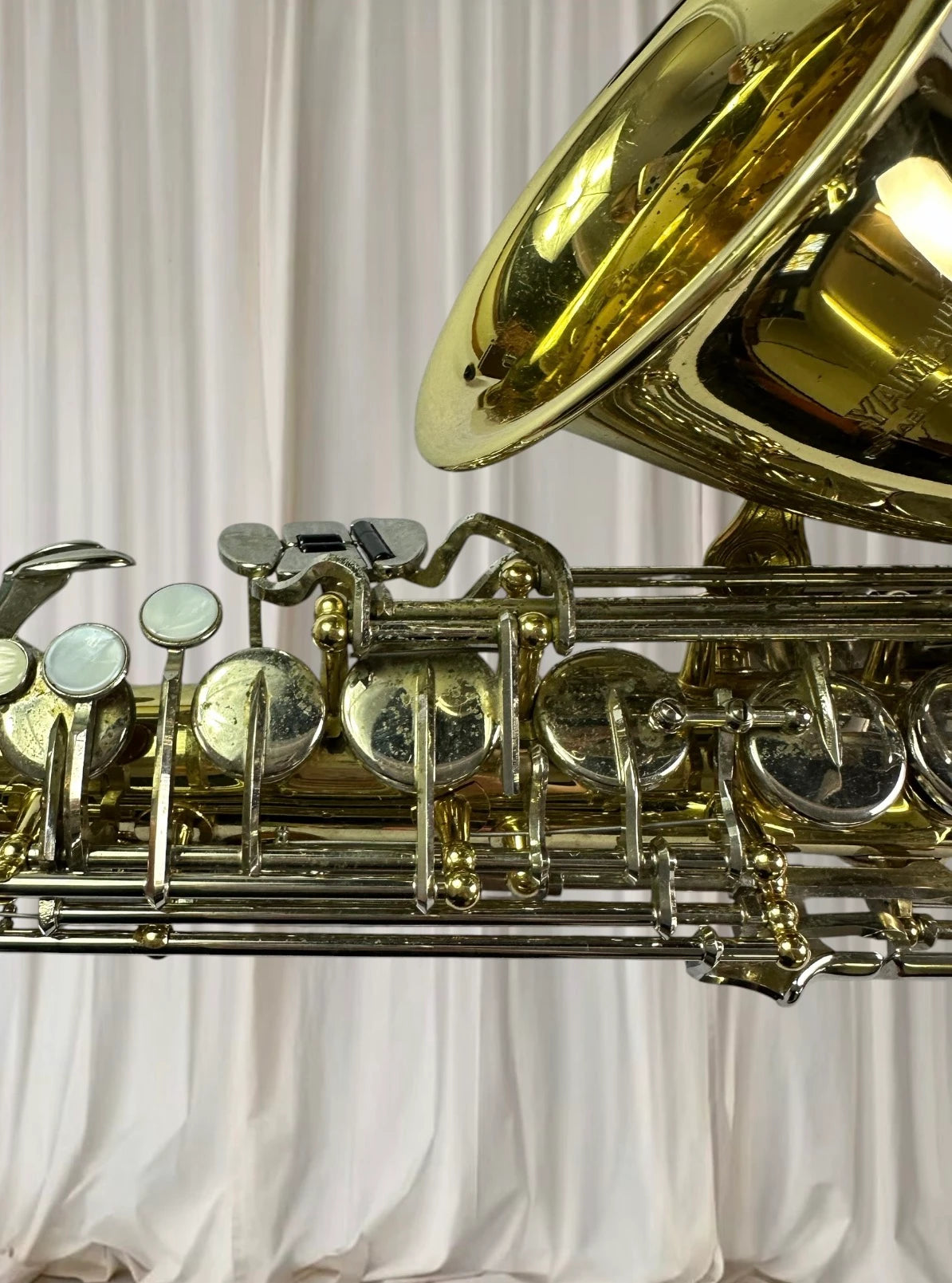 Yamaha AS-100 Alto Saxophone - Professional Quality Instrument with Hard Case - Image 8