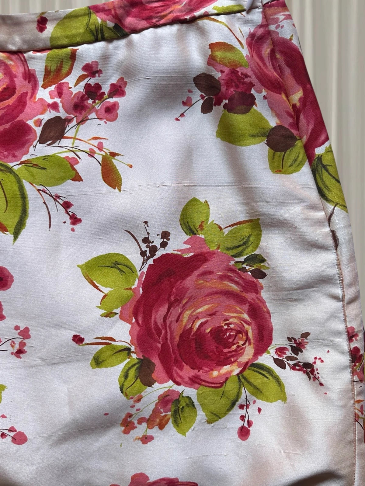 Banana Republic Floral Satin Pencil Skirt - Vintage Style Rose Print - Image 4