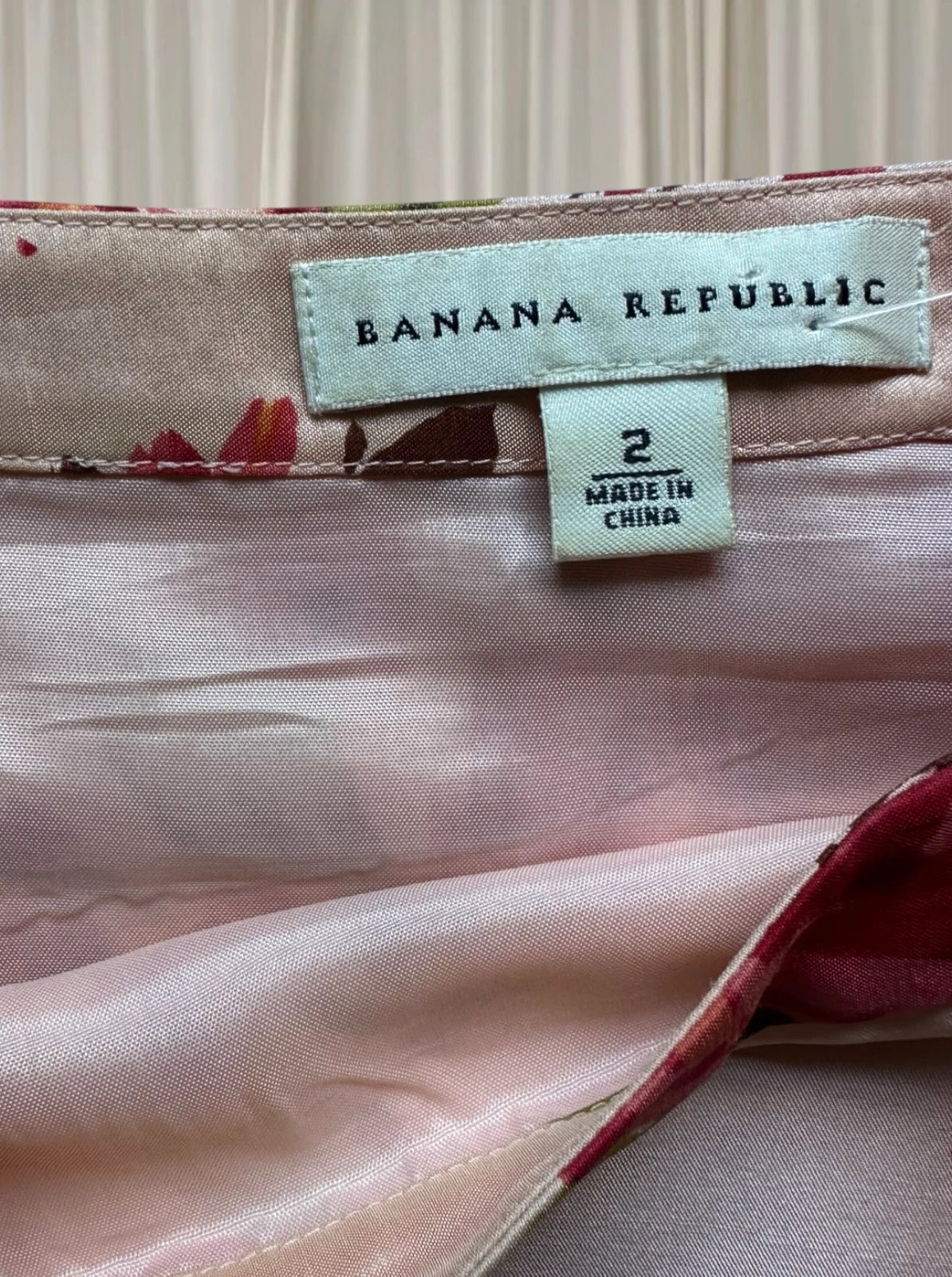 Banana Republic Floral Satin Pencil Skirt - Vintage Style Rose Print - Image 5