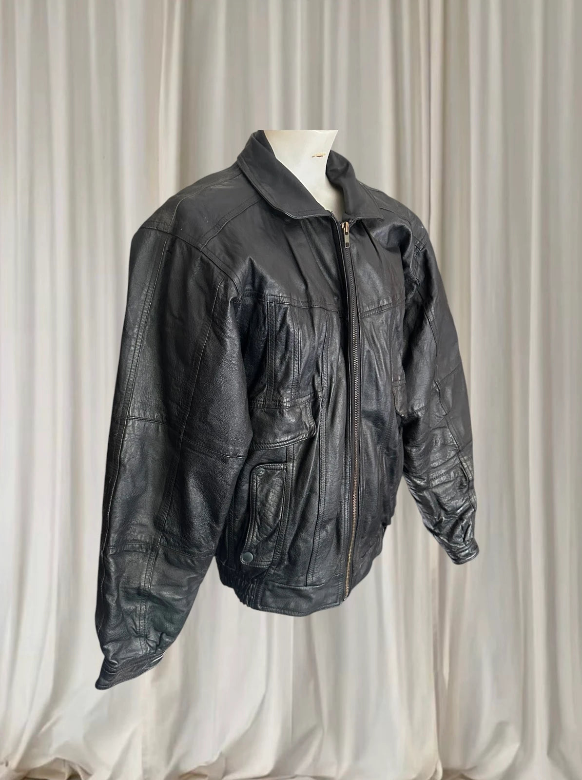 Redwood Vintage Leather Bomber Jacket - Classic Black Outerwear - Image 4