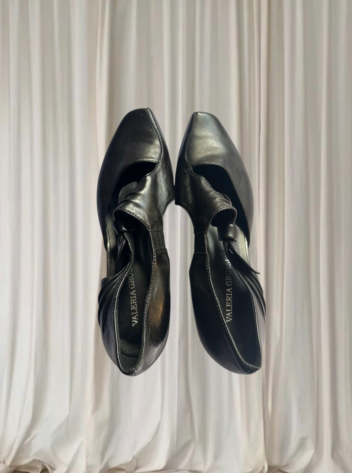 Vintage Valeria Grossi Mary Jane Heels - Premium Black Leather with Knot Detail - Image 4