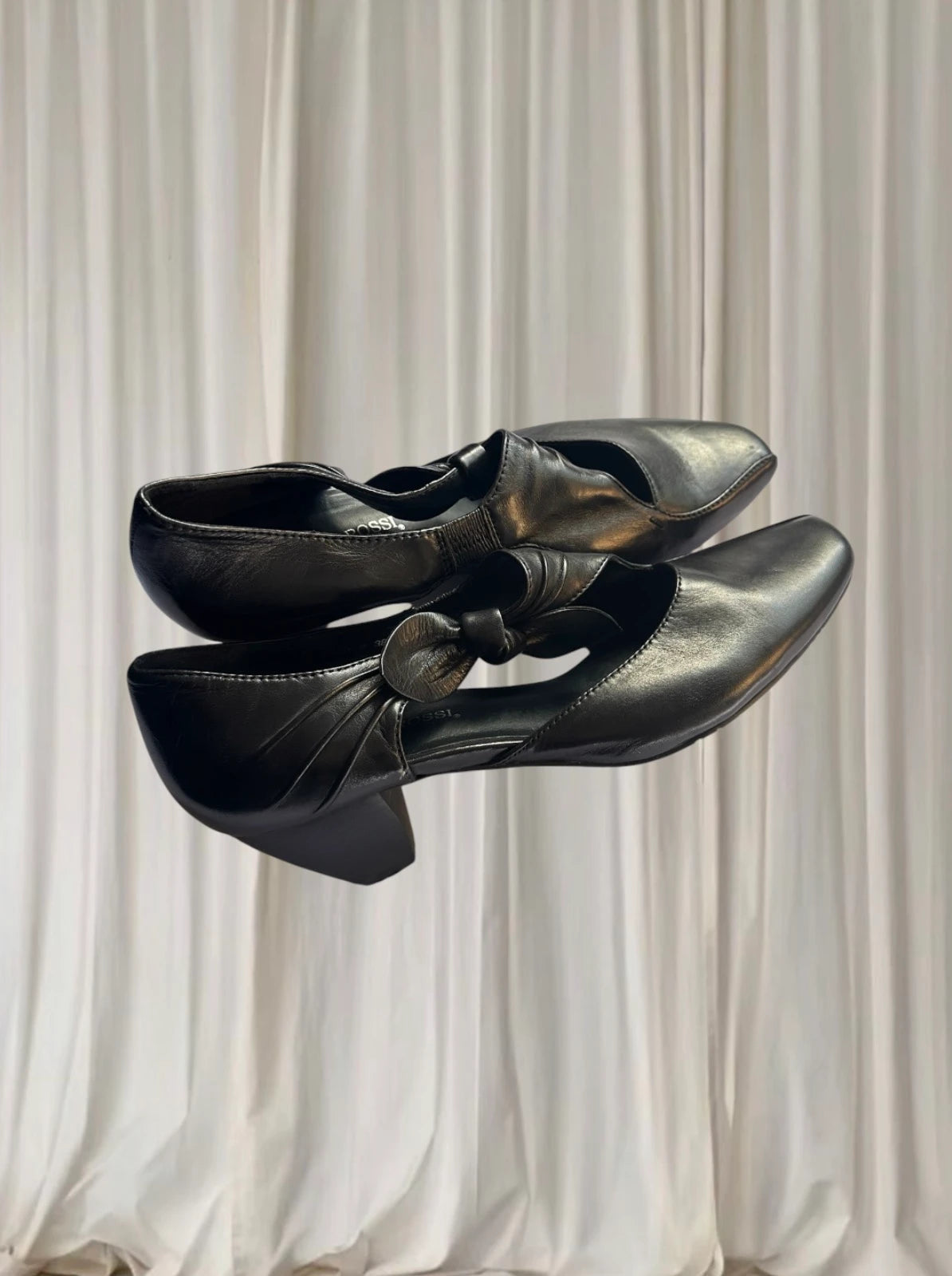 Vintage Valeria Grossi Mary Jane Heels - Premium Black Leather with Knot Detail - Image 1