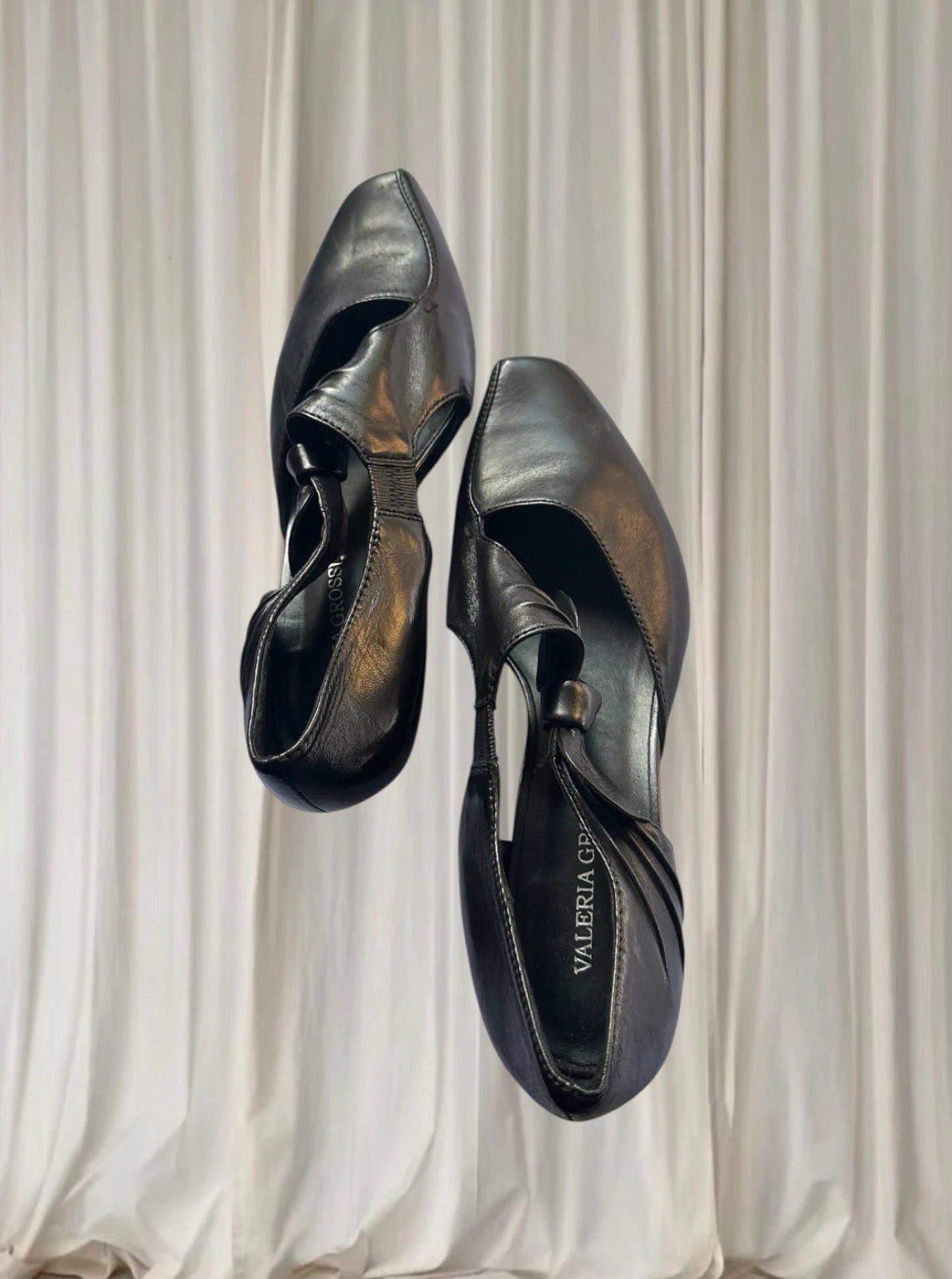Vintage Valeria Grossi Mary Jane Heels - Premium Black Leather with Knot Detail - Image 6