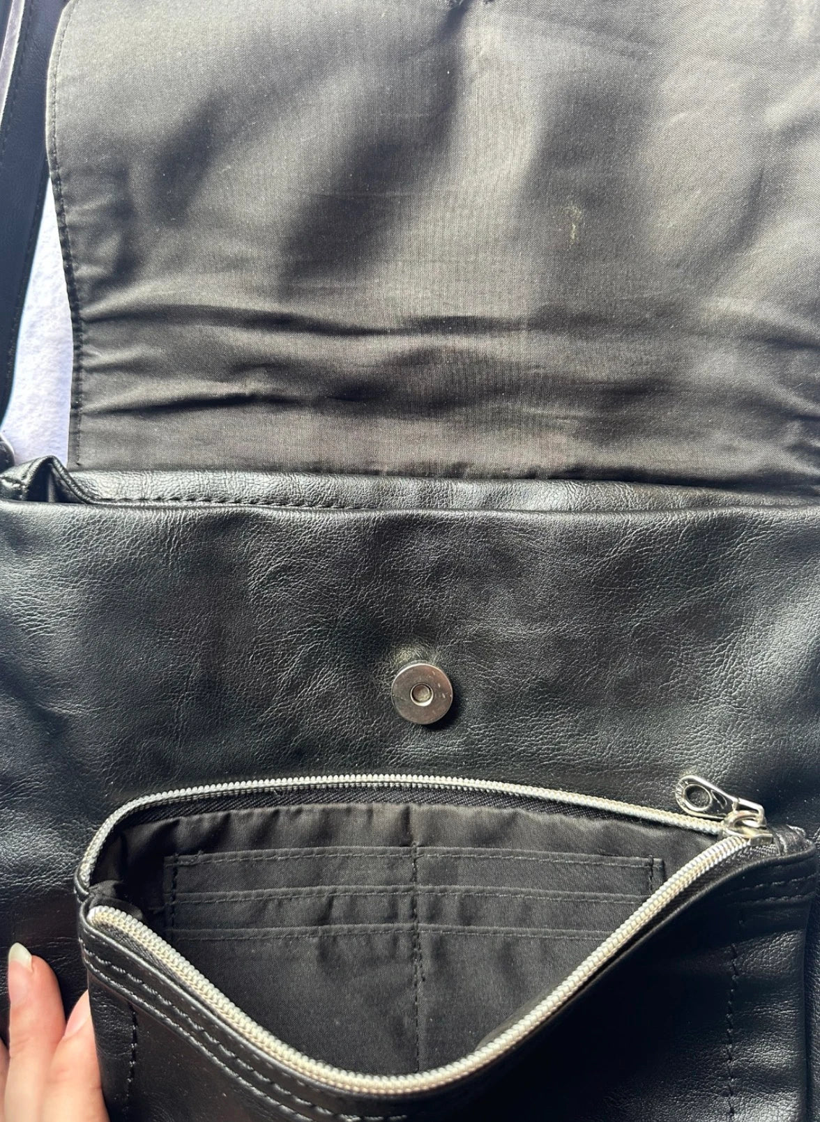 Relic By Fossil Black Leather Flap Crossbody Bag - Versatile Everyday Purse - Image 5