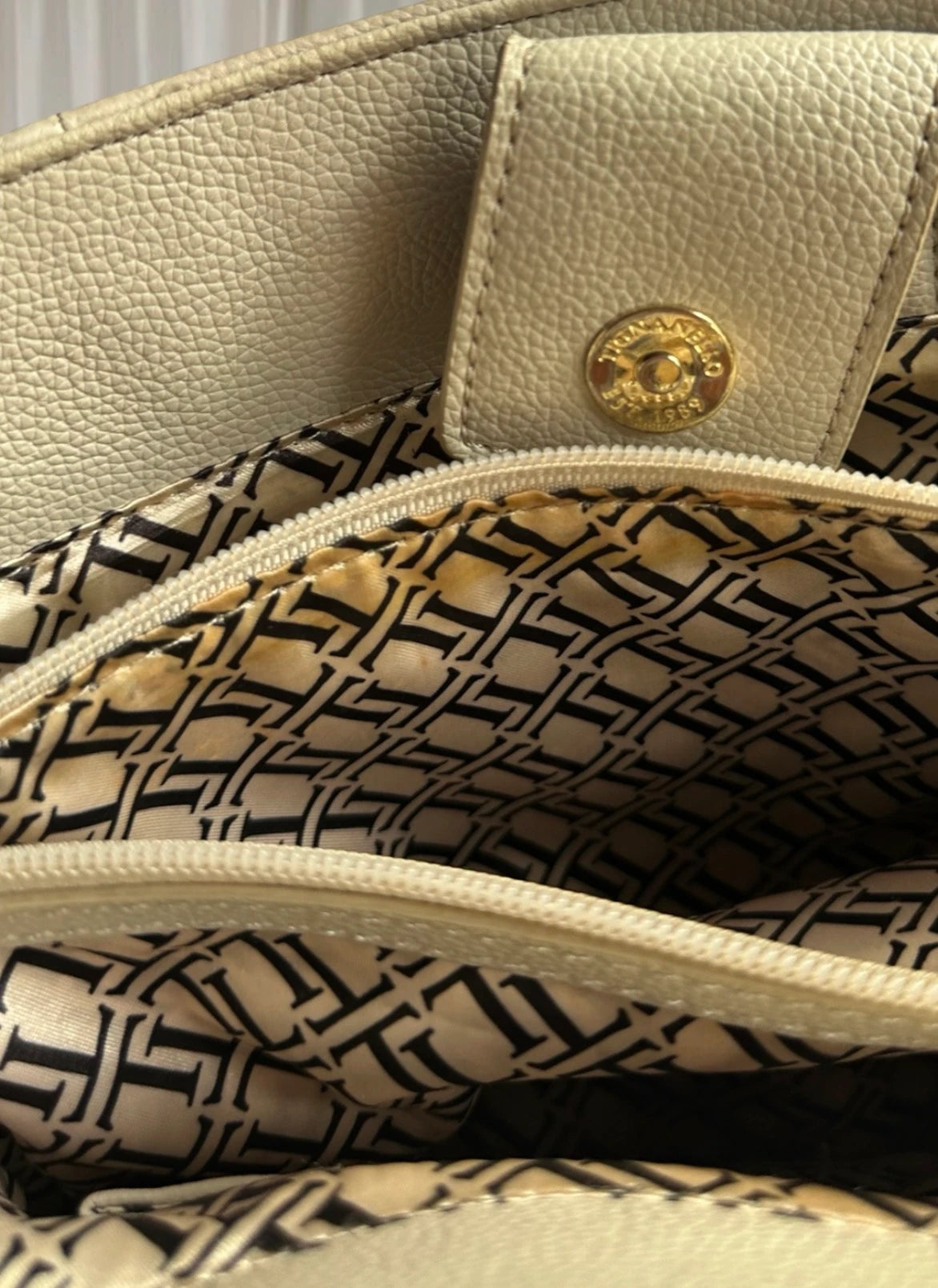 Tignanello Leather Tote Bag - Classic Beige Everyday Handbag - Image 7