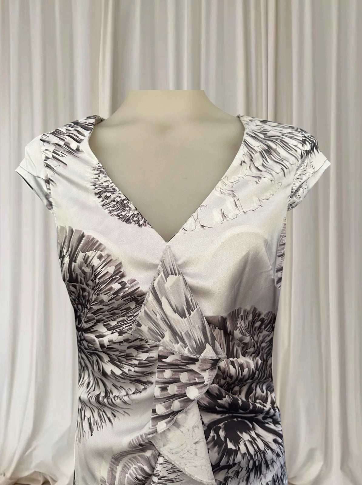 Charlie Brown Satin Midi Dress - Elegant Ruched Floral Print - Image 5