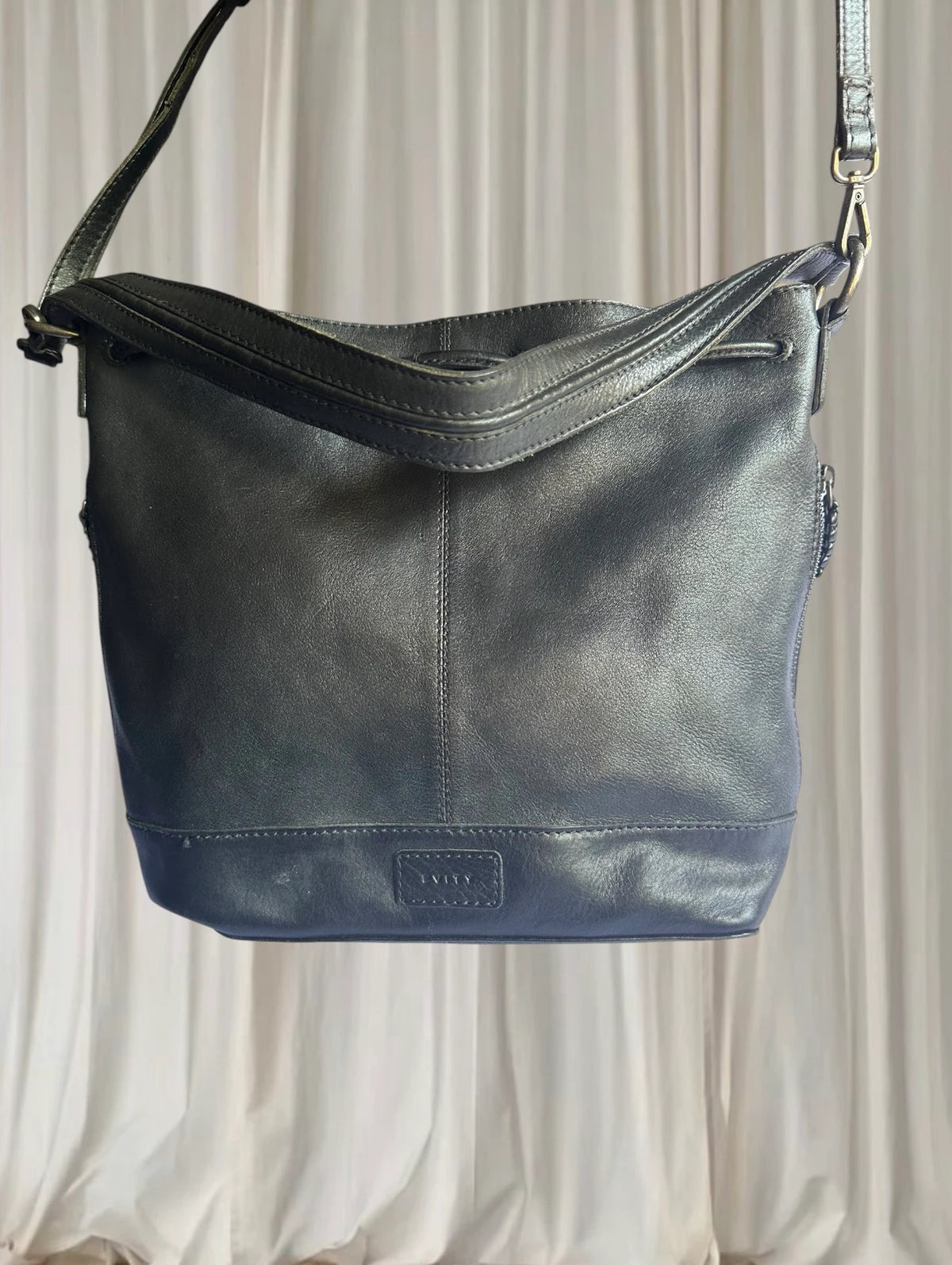 Evity Genuine Leather Bucket Bag - Vintage Black Crossbody Handbag - Image 3