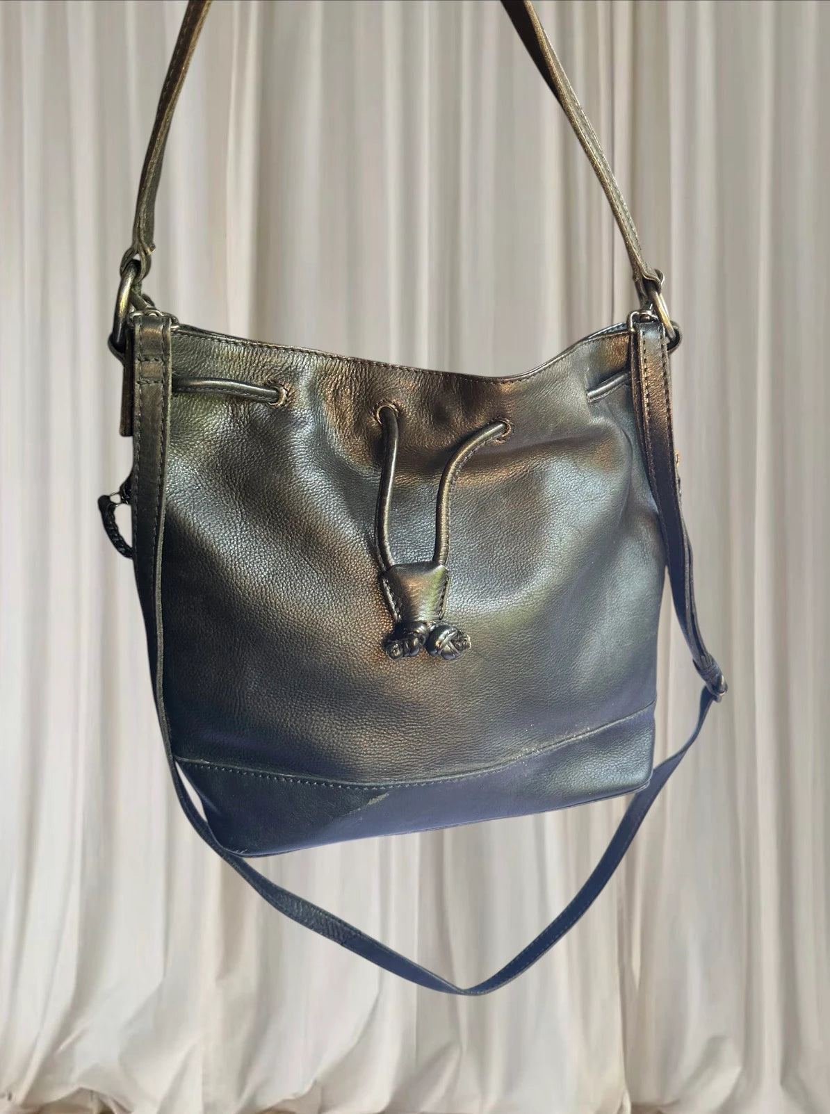 Evity Genuine Leather Bucket Bag - Vintage Black Crossbody Handbag - Image 4