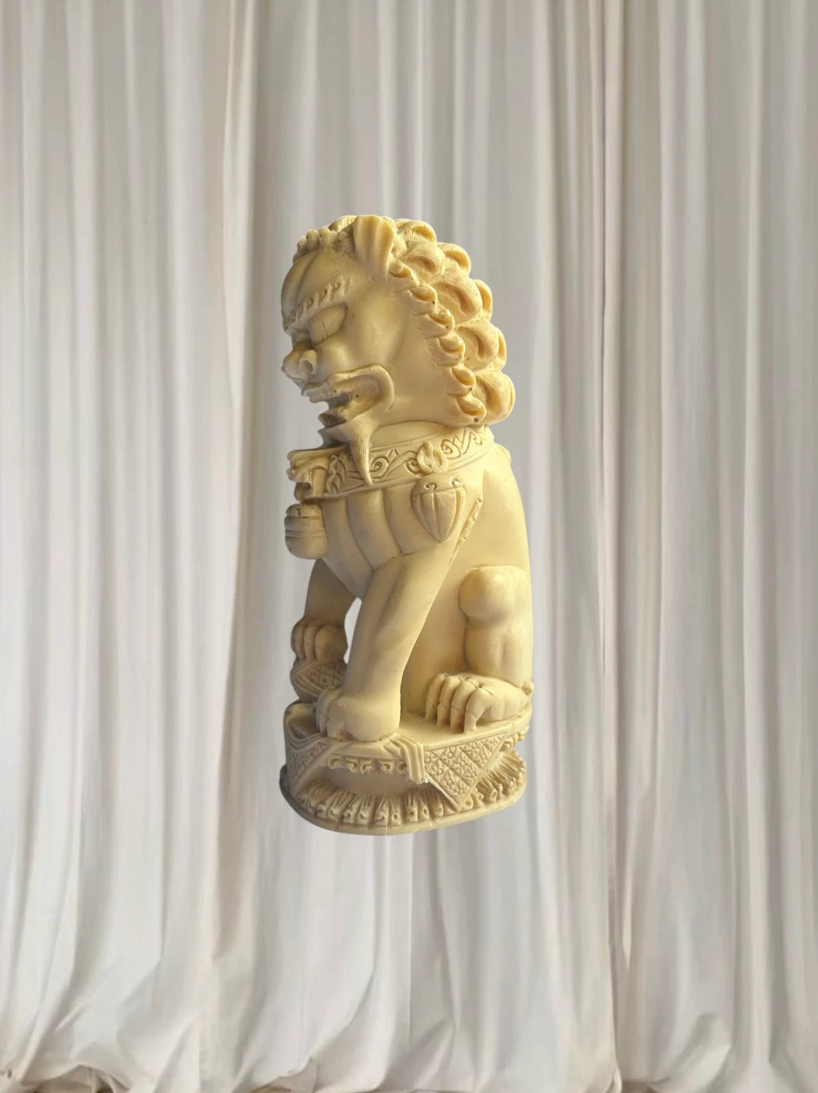 Chinese Foo Dog Guardian Lion Statue - Traditional Decorative Figurine - Image 3