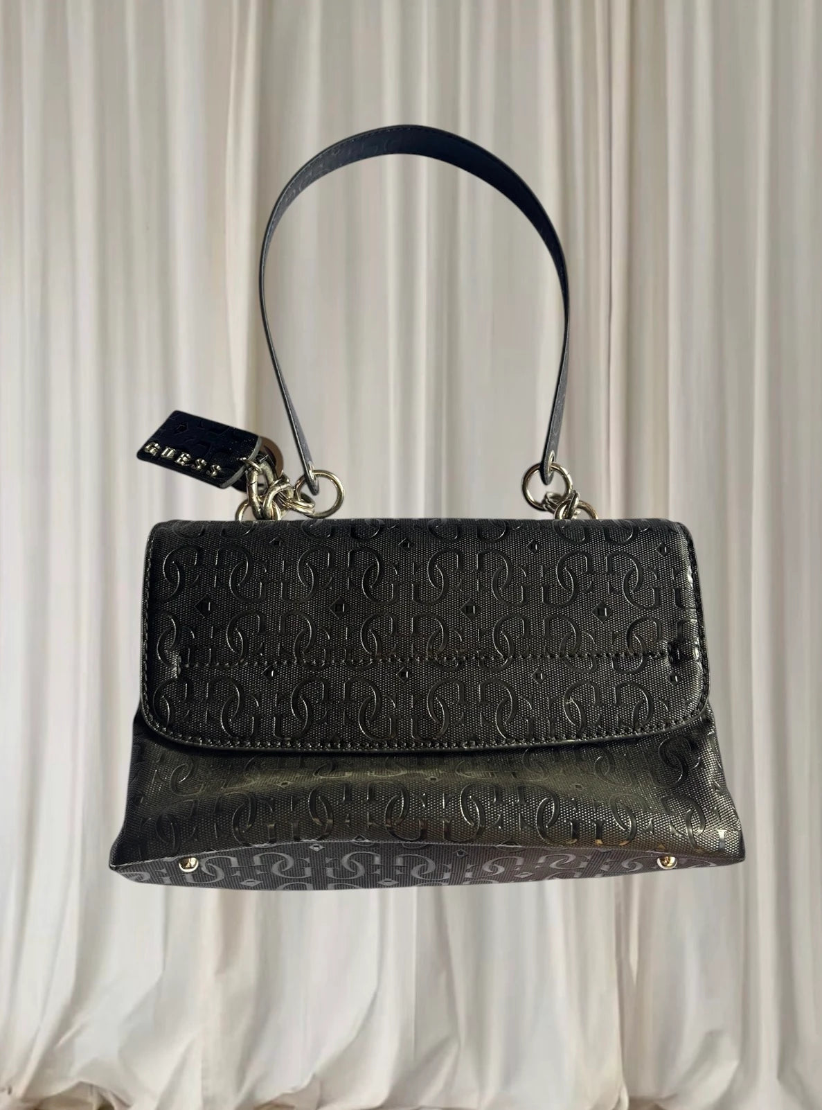 Guess Y2K Shoulder Bag - Iconic Logo Embossed Classic Black Handbag - Image 4
