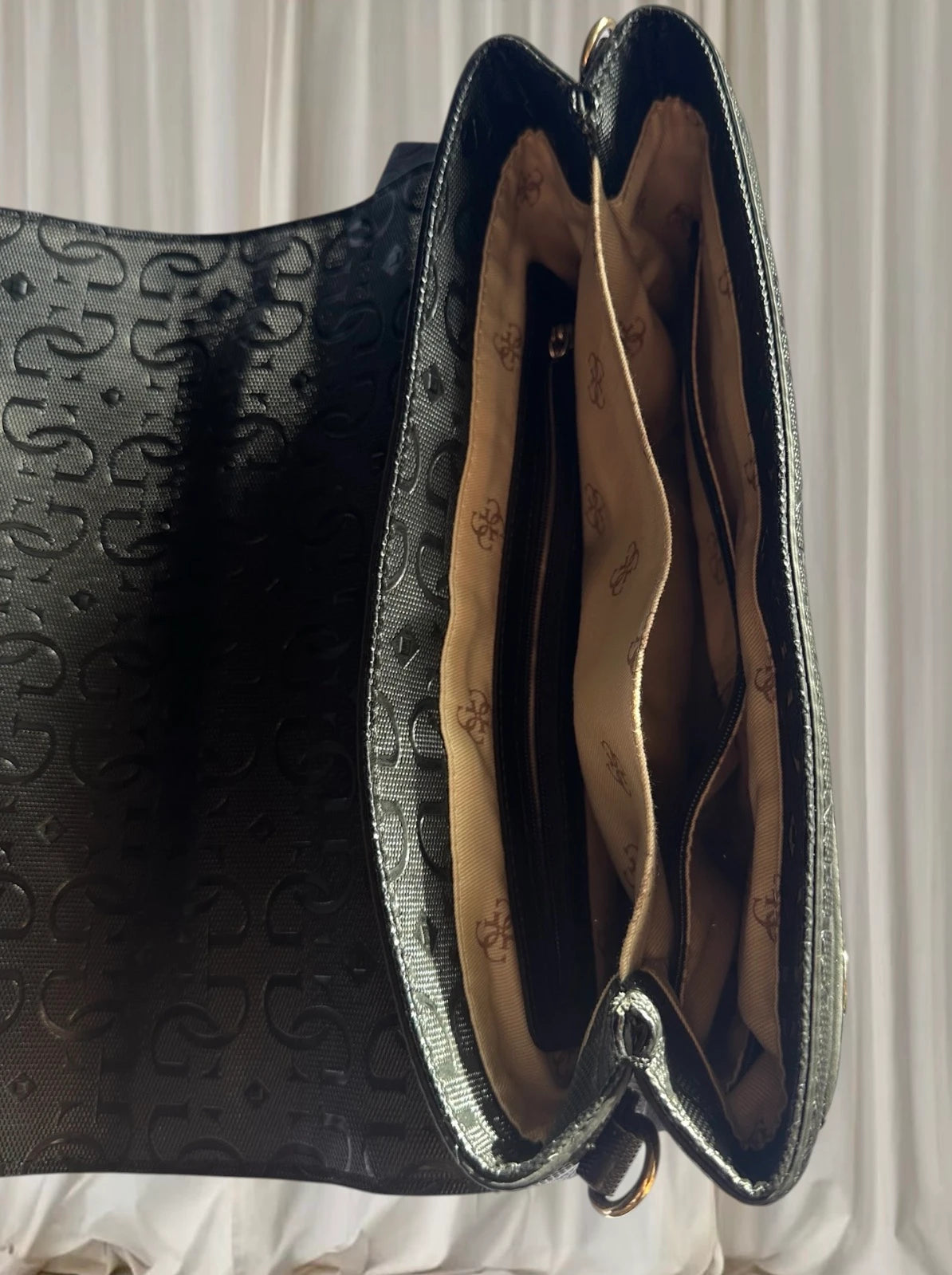 Guess Y2K Shoulder Bag - Iconic Logo Embossed Classic Black Handbag - Image 6