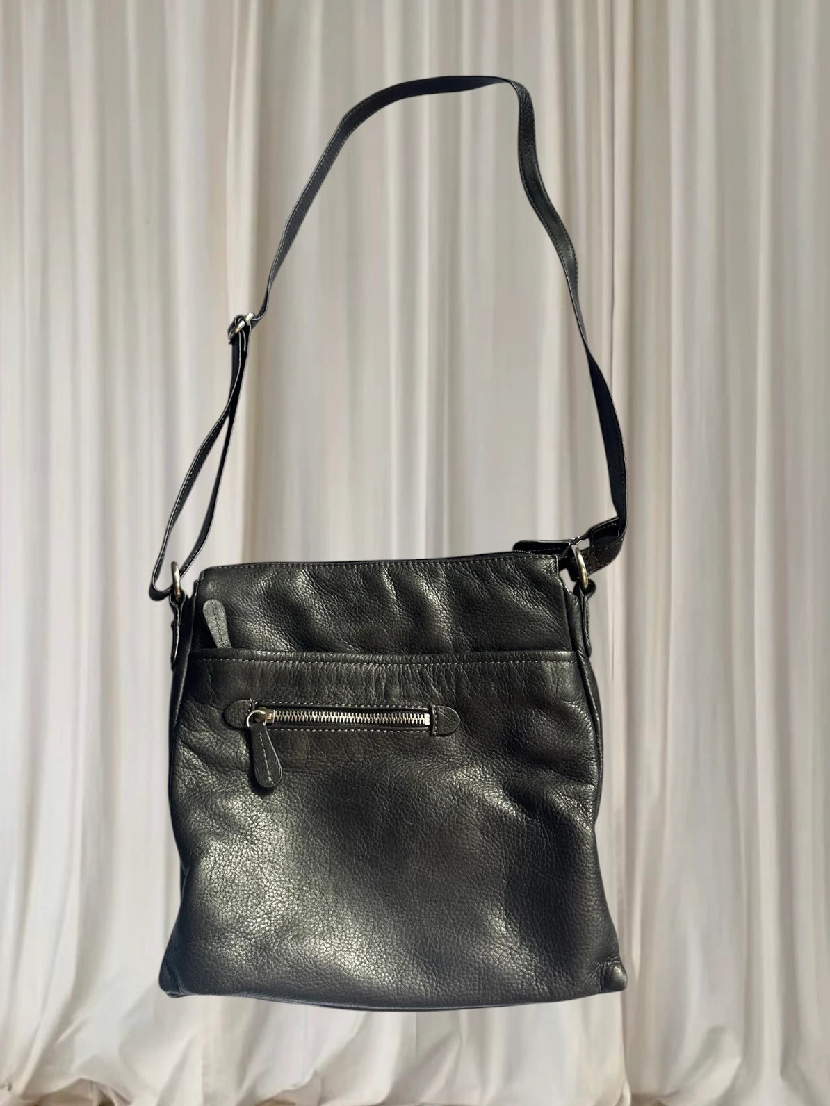 Colorado Leather Crossbody Bag - Classic Black Shoulder Purse - Image 3