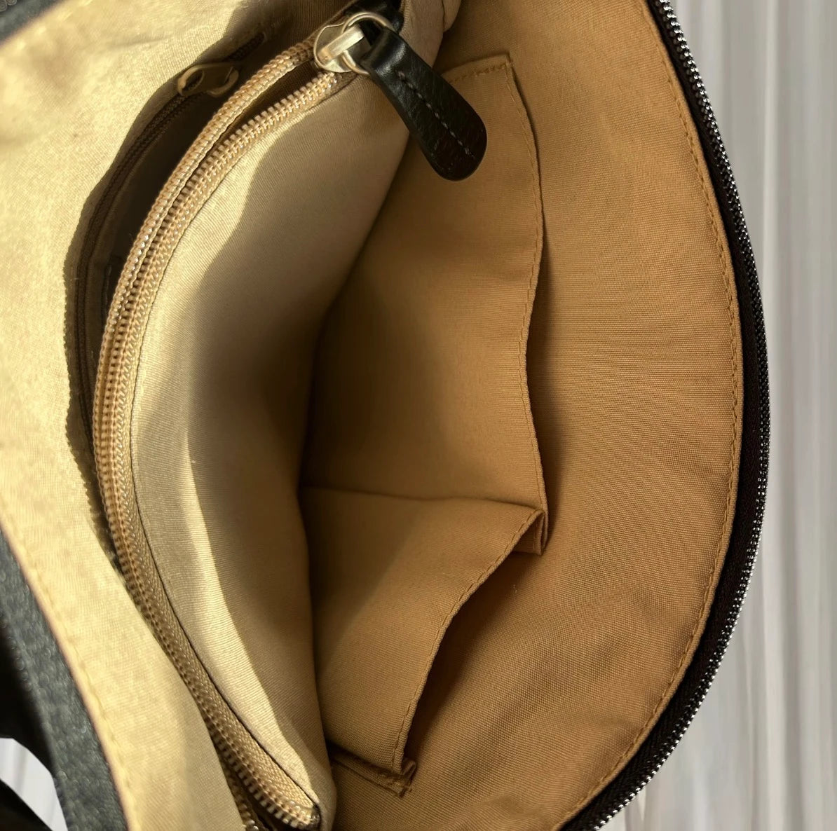 Colorado Leather Crossbody Bag - Classic Black Shoulder Purse - Image 5