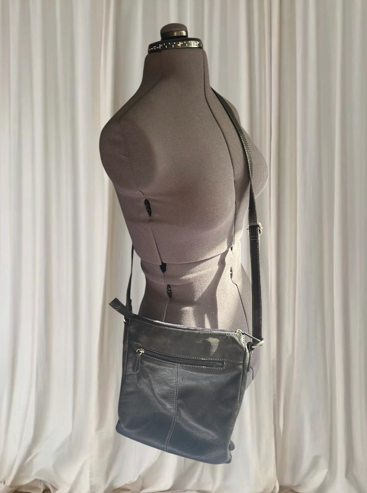 Colorado Leather Crossbody Bag - Classic Black Shoulder Purse - Image 2