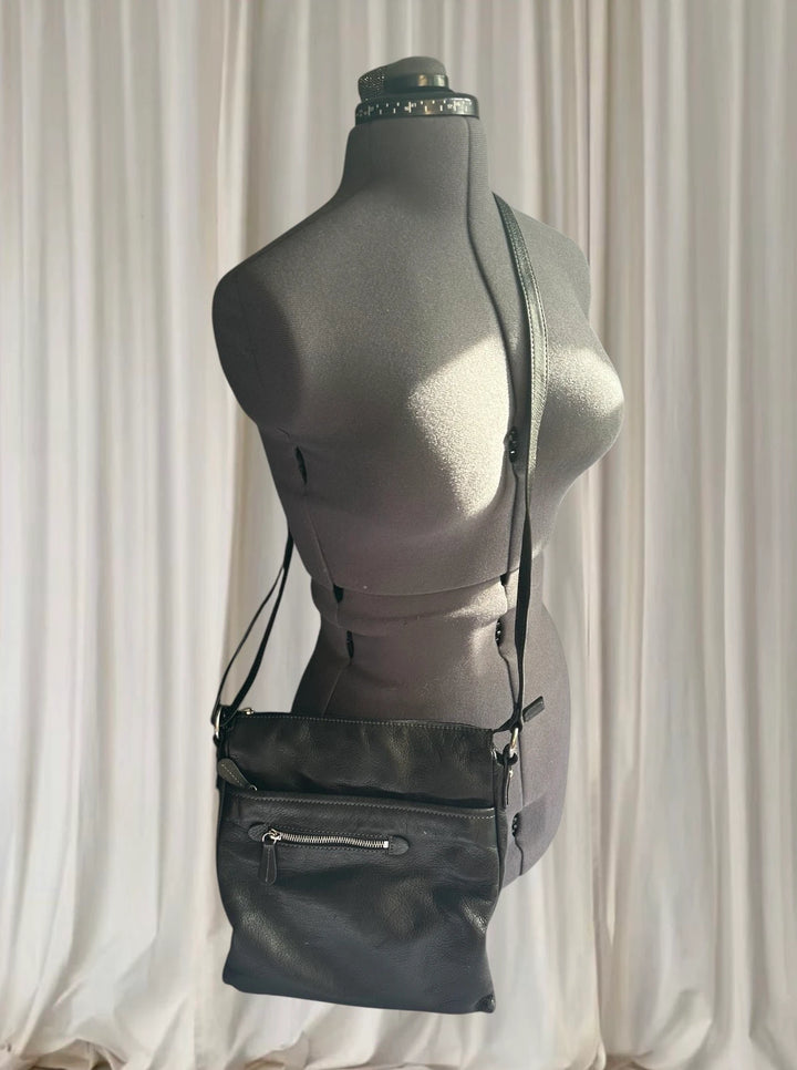 Colorado Leather Crossbody Bag - Classic Black Shoulder Purse - Image 1