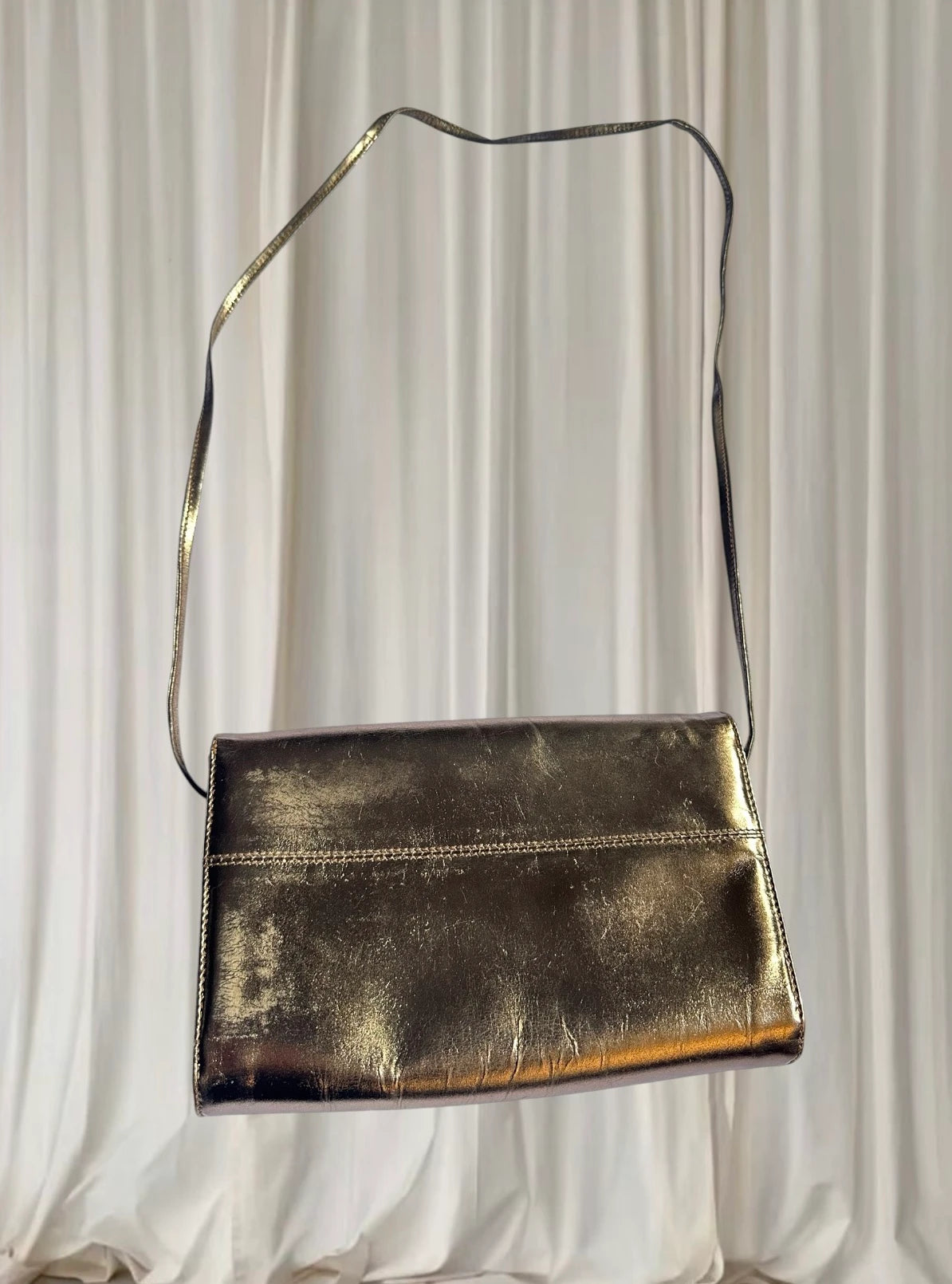 Hermes Metallic Gold Envelope Crossbody Bag - Elegant Evening Accessory - Image 4