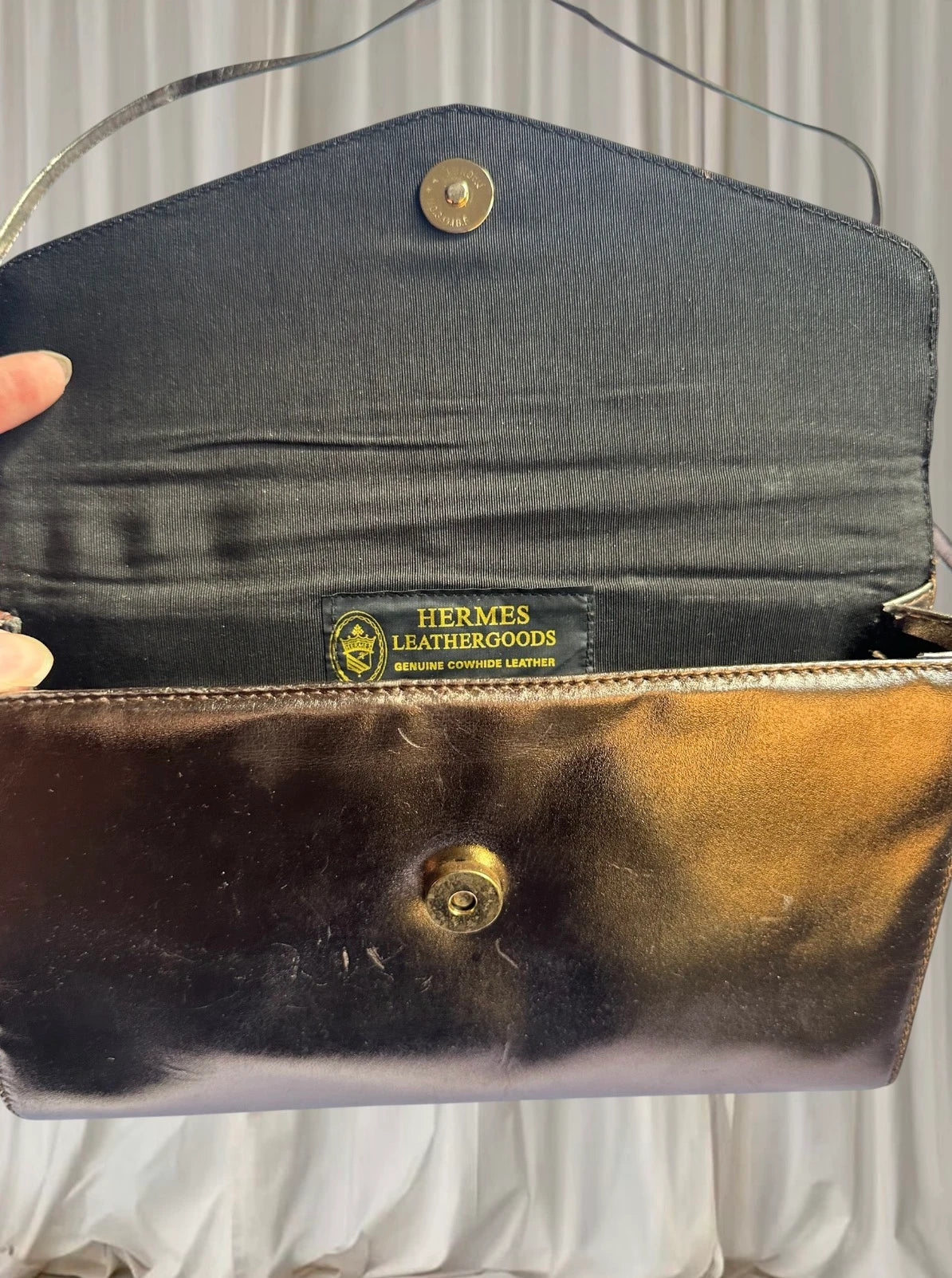 Hermes Metallic Gold Envelope Crossbody Bag - Elegant Evening Accessory - Image 6