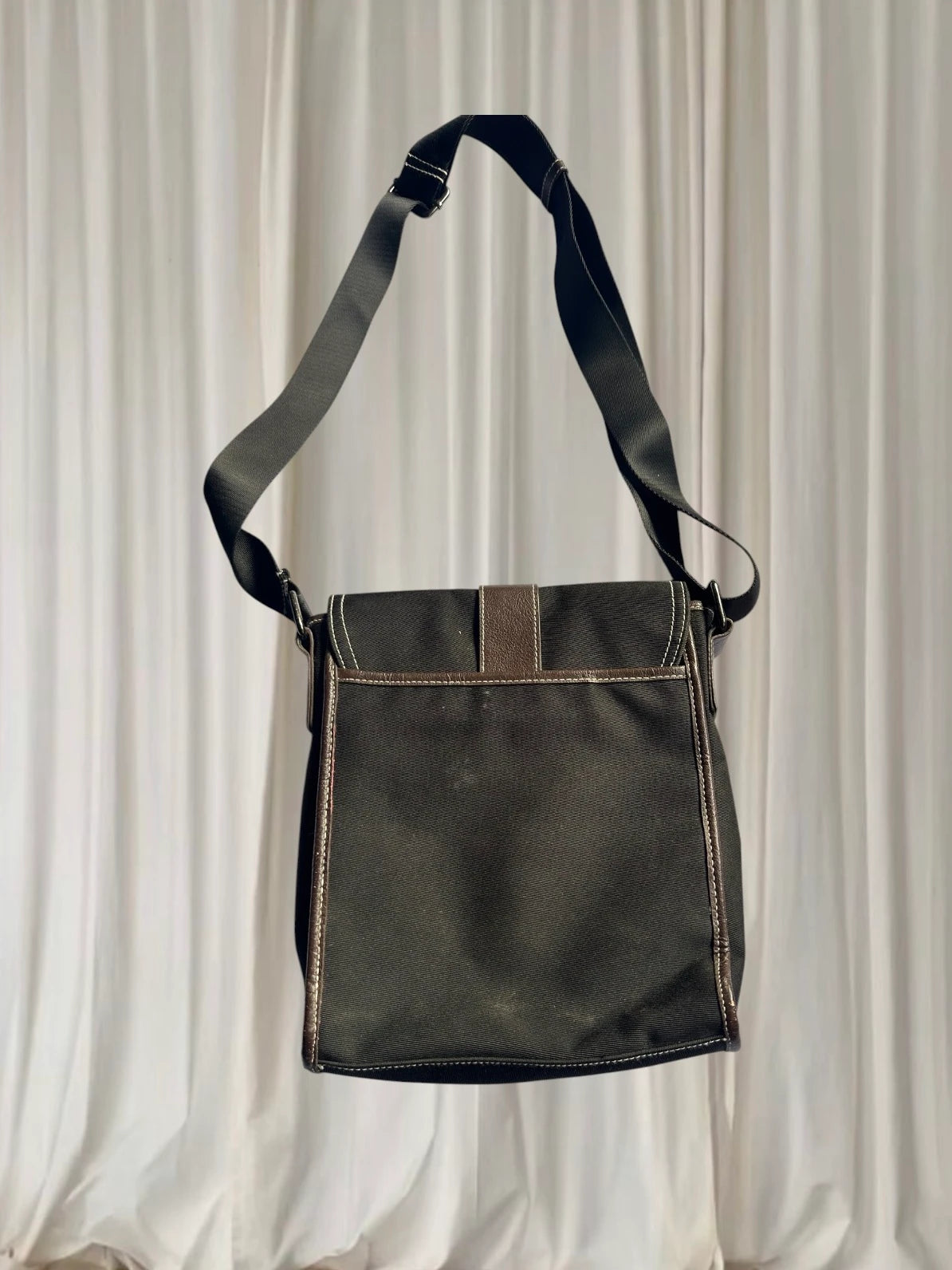 Alca Lines Crossbody Messenger Bag - Black Casual Everyday Carry - Image 5