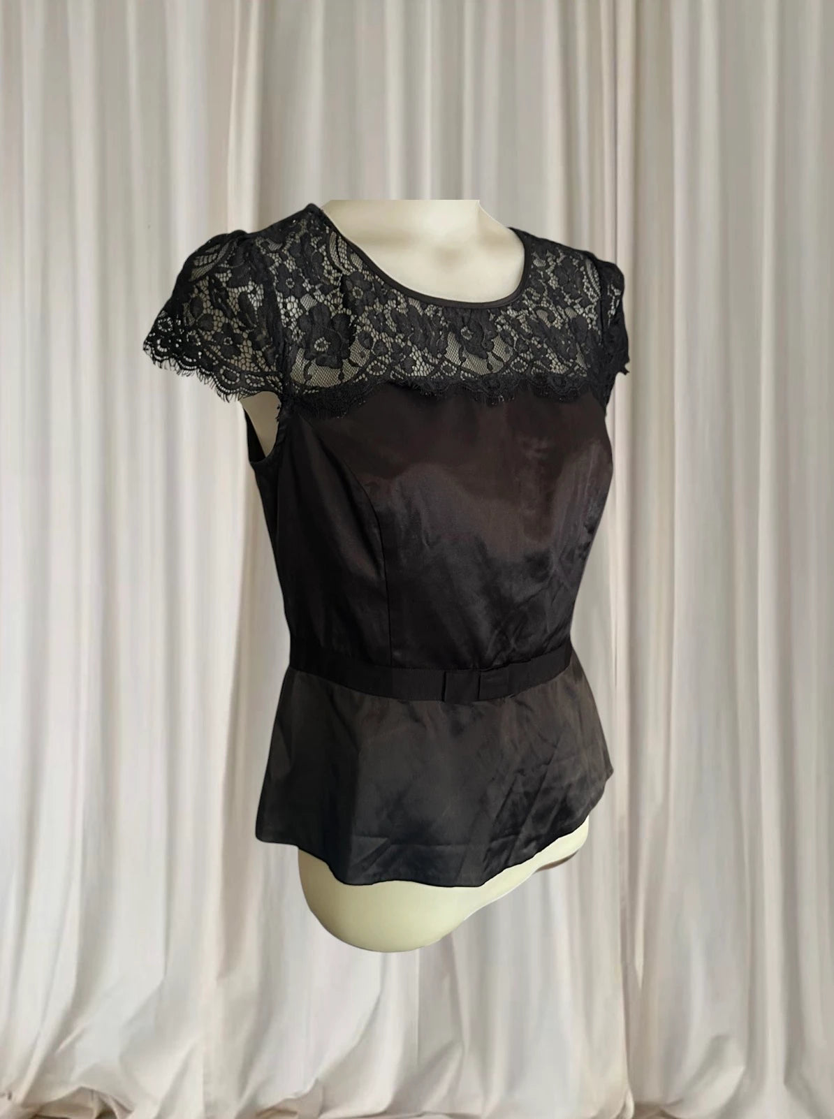 Review Elegant Black Lace Peplum Top - Cap Sleeve Women's AU 10 - Image 2