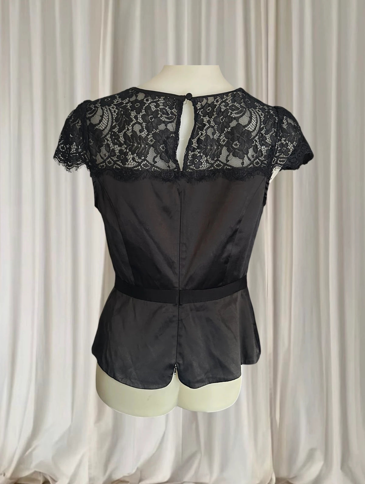 Review Elegant Black Lace Peplum Top - Cap Sleeve Women's AU 10 - Image 4