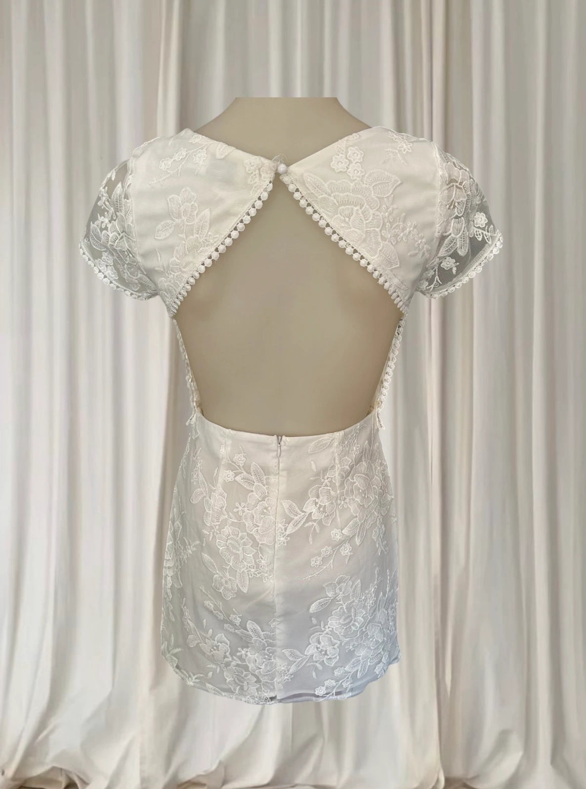 Xenia Boutique White Lace Cut-Out Mini Dress - Size AU 8 - Image 5