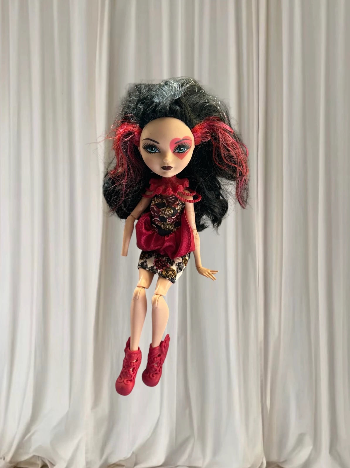 Mattel Ever After High Lizzie Hearts Doll - Way Too Wonderland Playset - Image 1