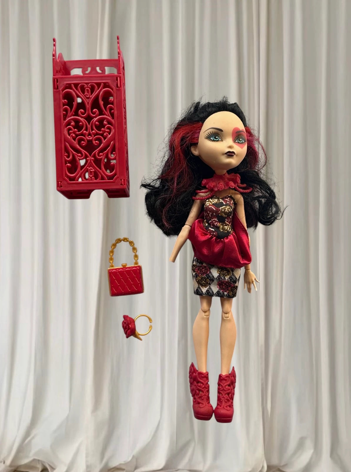 Mattel Ever After High Lizzie Hearts Doll - Way Too Wonderland Playset - Image 2