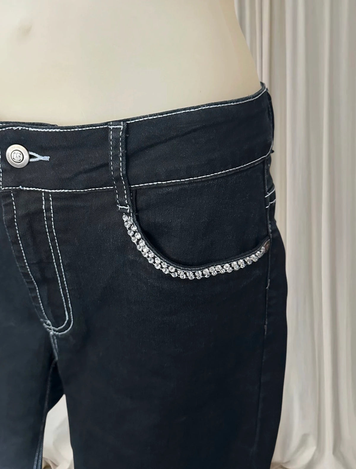 Gabriella Fratini Y2K Denim Shorts - Crown Patch Detail Size 12 - Image 5