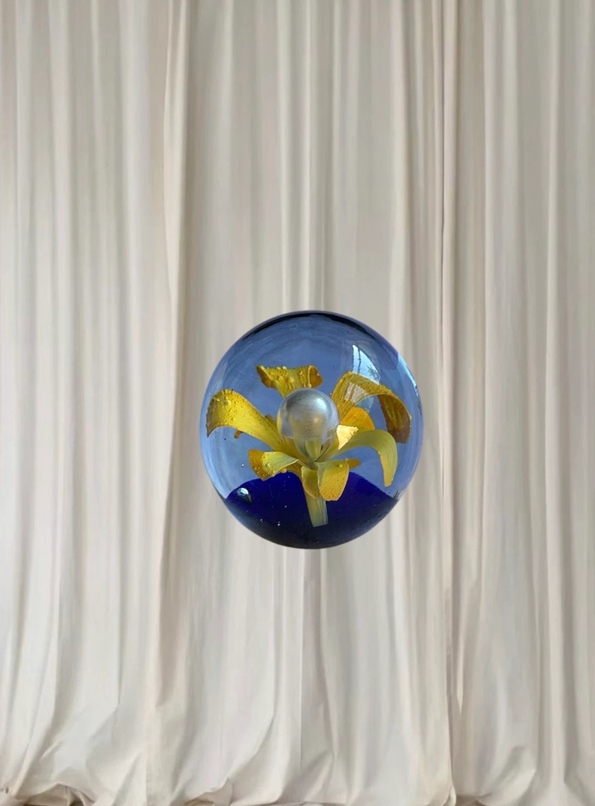 Caithness Glass Paperweight - Handcrafted Gold Leaf Flower Design - Image 5