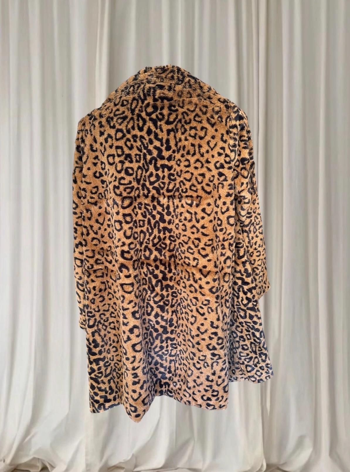 Vintage Style Faux Fur Coat - Statement Leopard Print Winter Outerwear - Image 6
