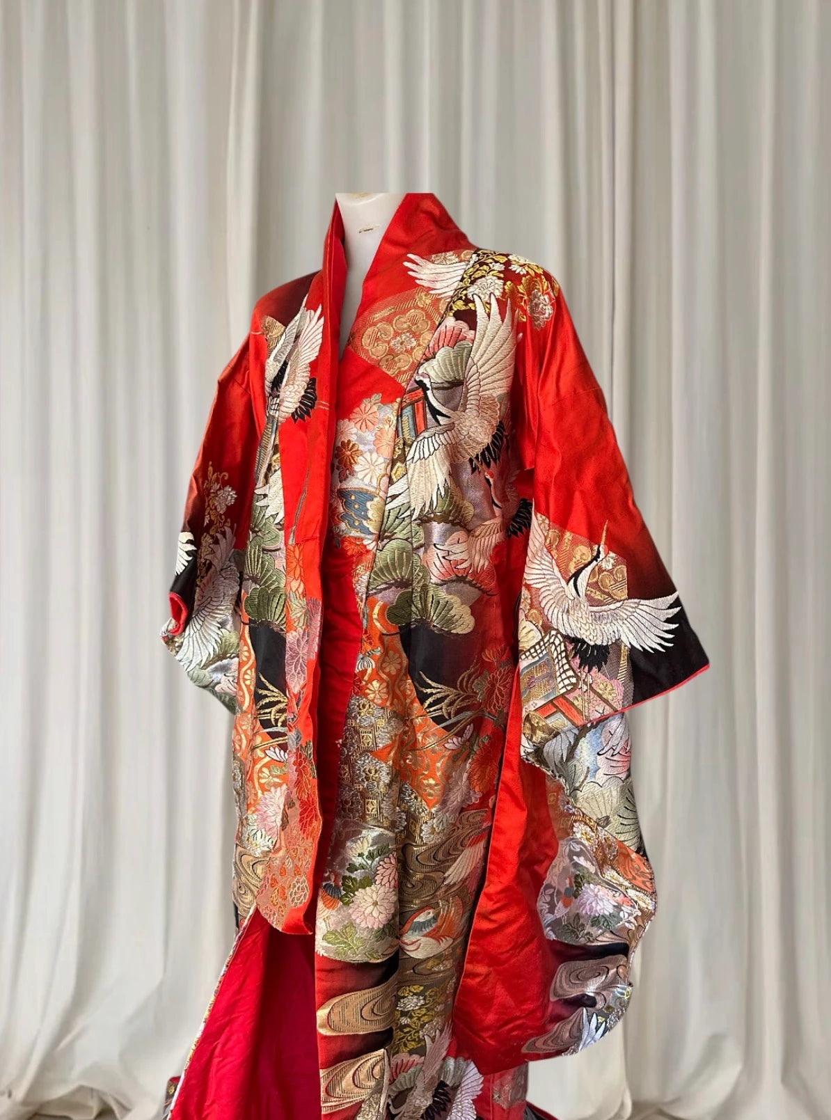 Vintage Japanese Uchikake Furisode Wedding Kimono - Intricate Crane and Floral Embroidery - Image 5