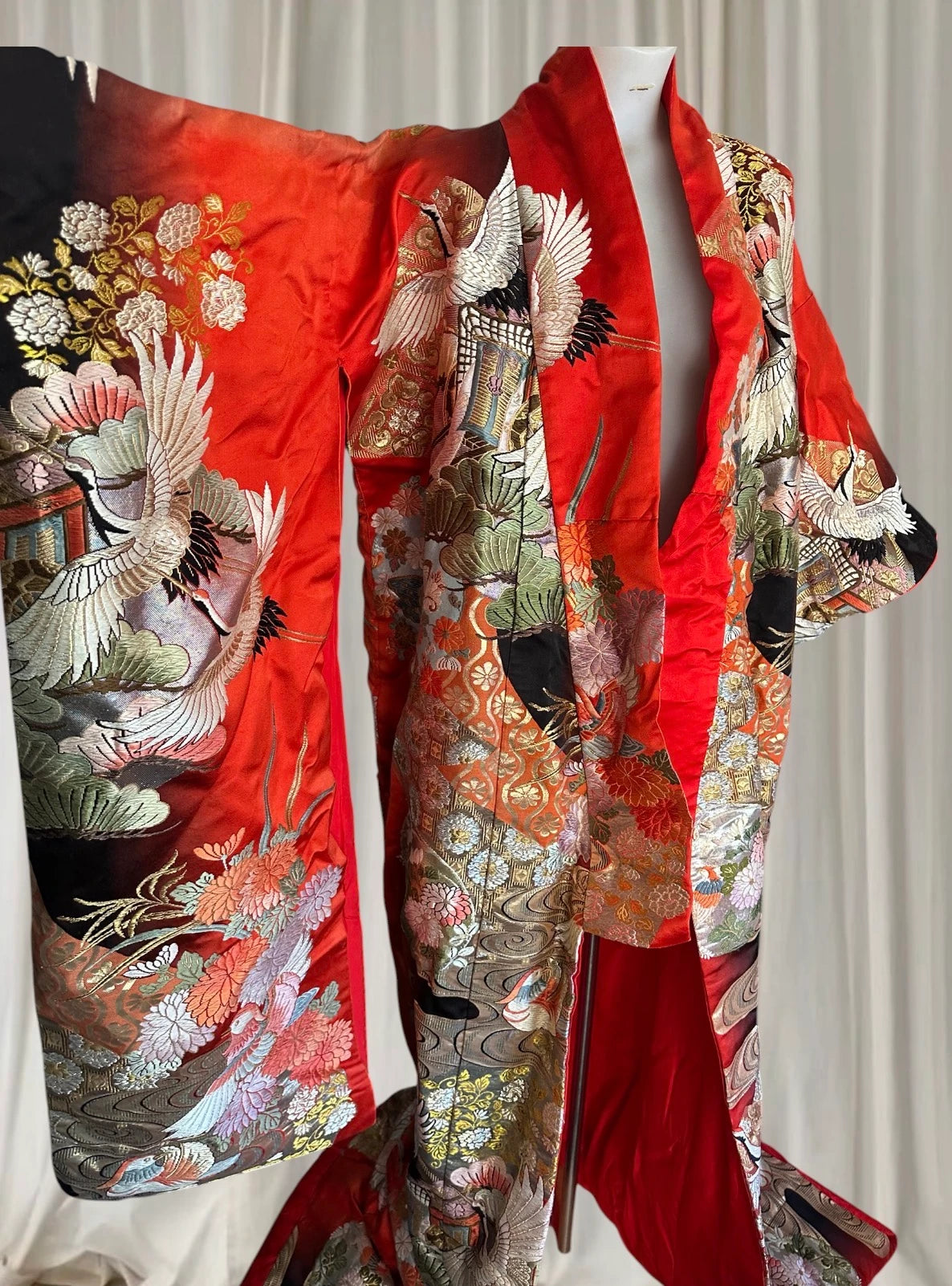 Vintage Japanese Uchikake Furisode Wedding Kimono - Intricate Crane and Floral Embroidery - Image 7