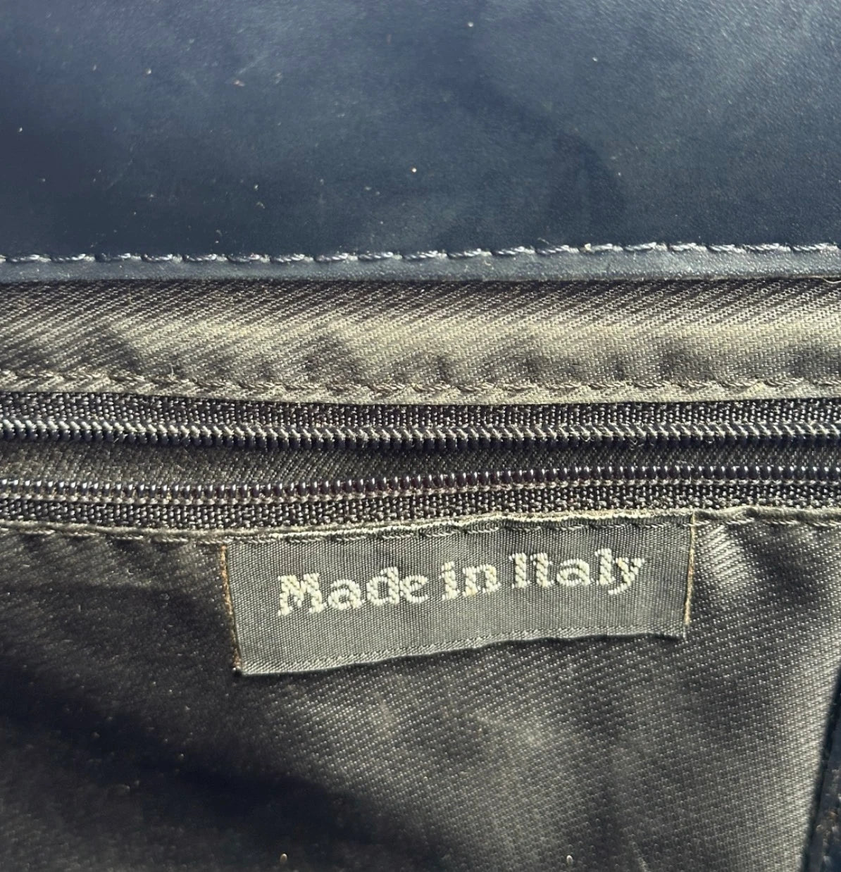 C.Valentino Vintage Structured Leather Handbag - Made In Italy - Image 7