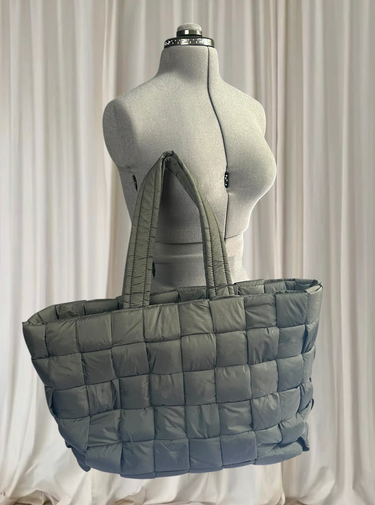 Country Road Padded Woven Tote Bag - Oversized Black Carryall Overnight Bag - Image 1