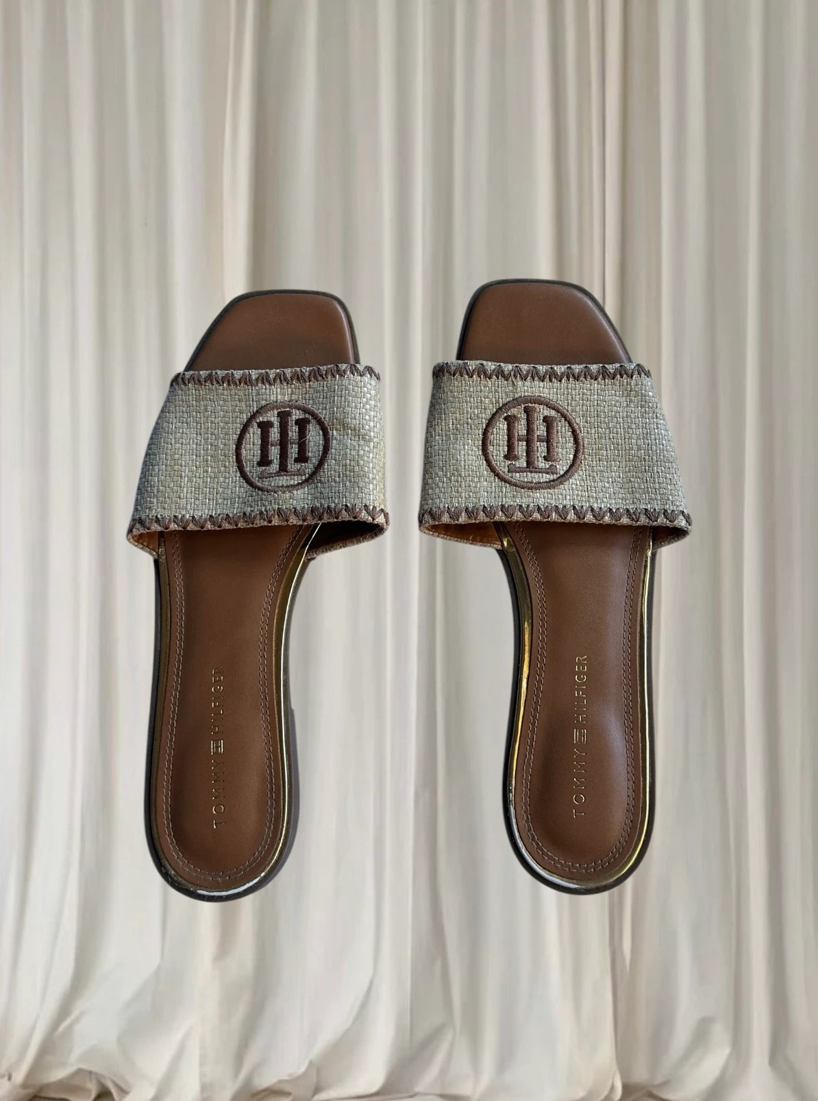 Tommy Hilfiger Woven Raffia Slide Sandals - Brown Logo Detail AU10 - Image 3