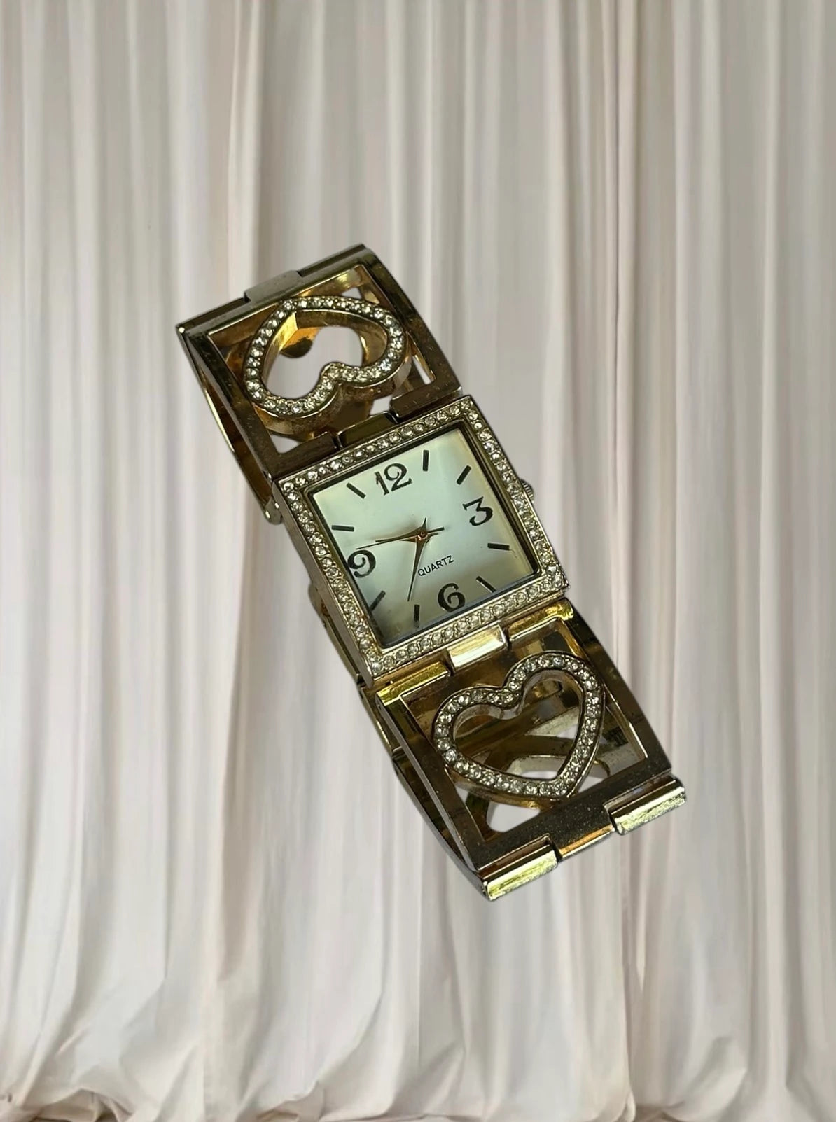 Timeless Elegance Quartz Watch - Vintage Gold Tone Heart Link With Rhinestones - Image 3