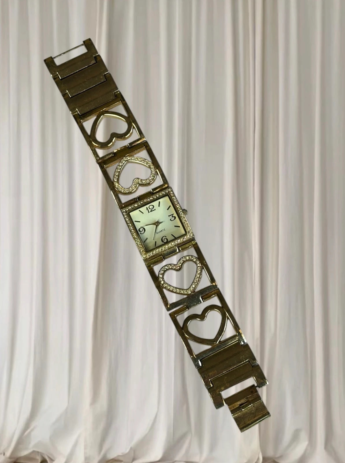 Timeless Elegance Quartz Watch - Vintage Gold Tone Heart Link With Rhinestones - Image 4