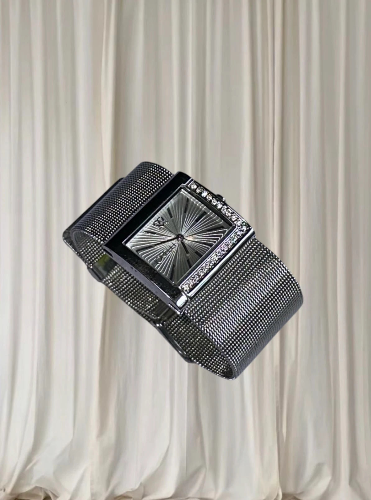 Fiorelli Women's Rectangular Watch - Elegant Silver Mesh Strap With Diamante Detail - Image 4