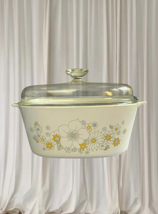 Vintage Floral Corning Ware Casserole Dish - Durable Oven-to-Table Cookware 3L - Image 1
